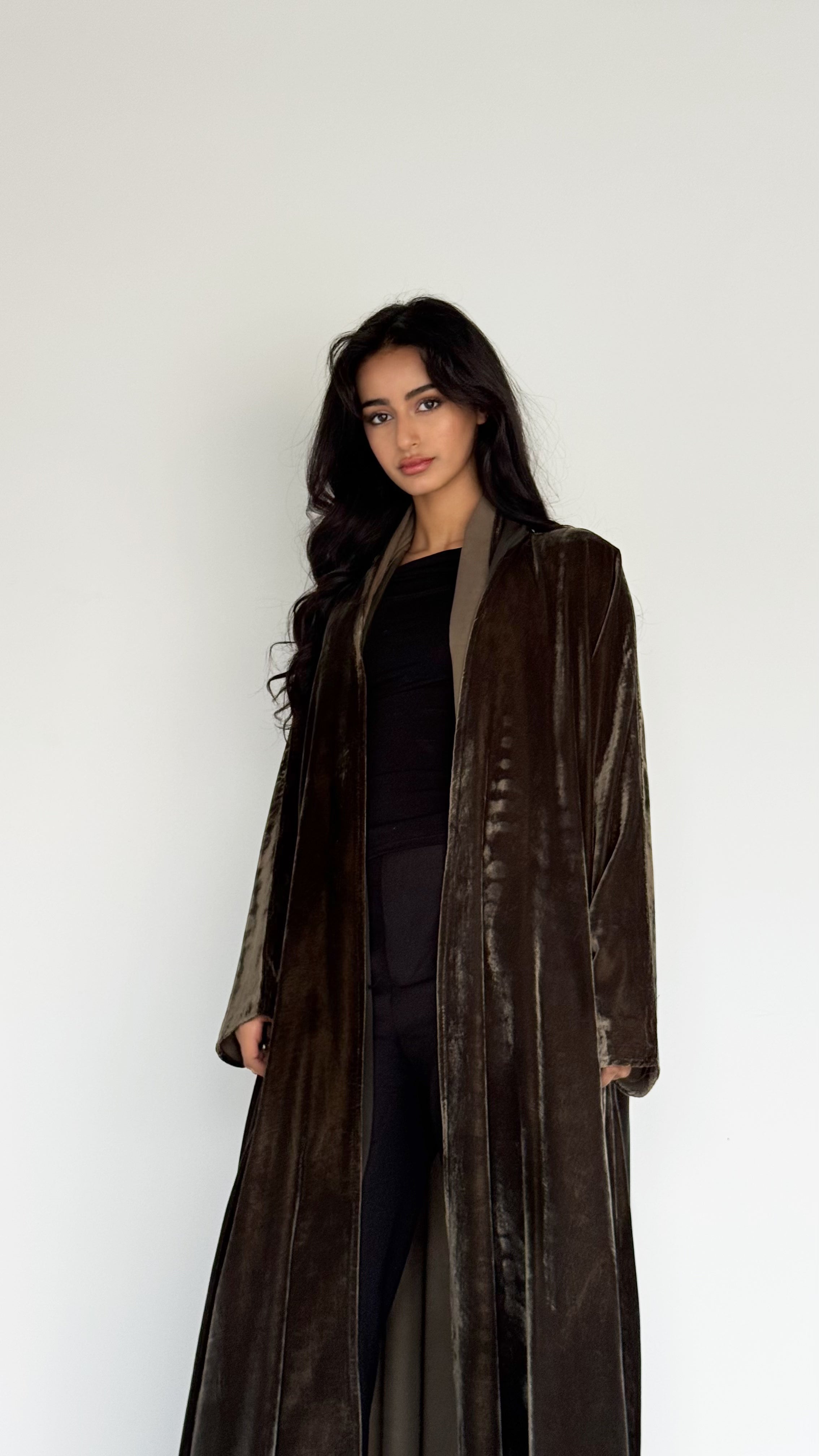MW645 - Light Crepe Standing with Jacquard Half-Cloche