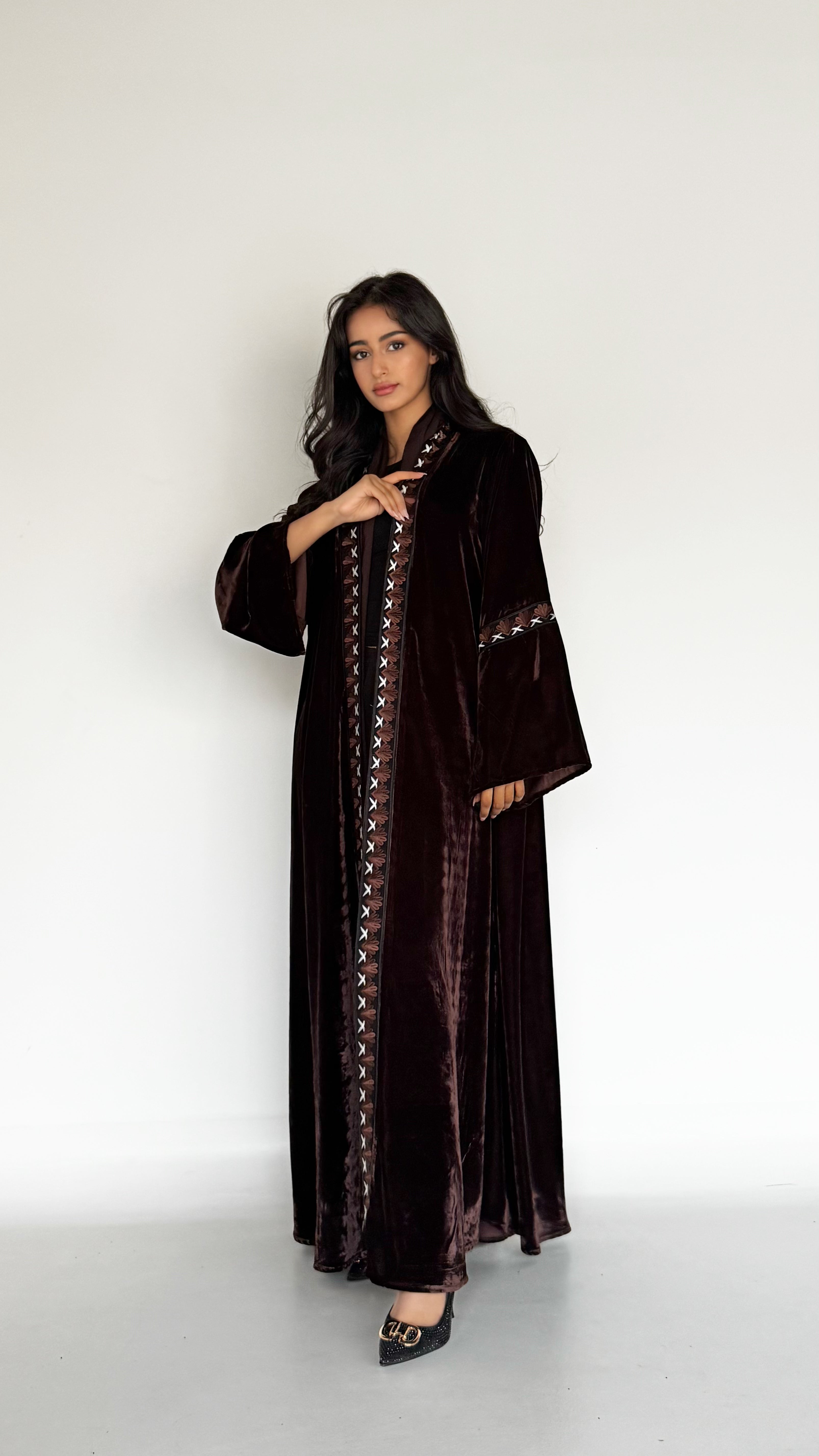 MW1764 - عباية مخمل اس اس مع اضافة كلفة - Aya