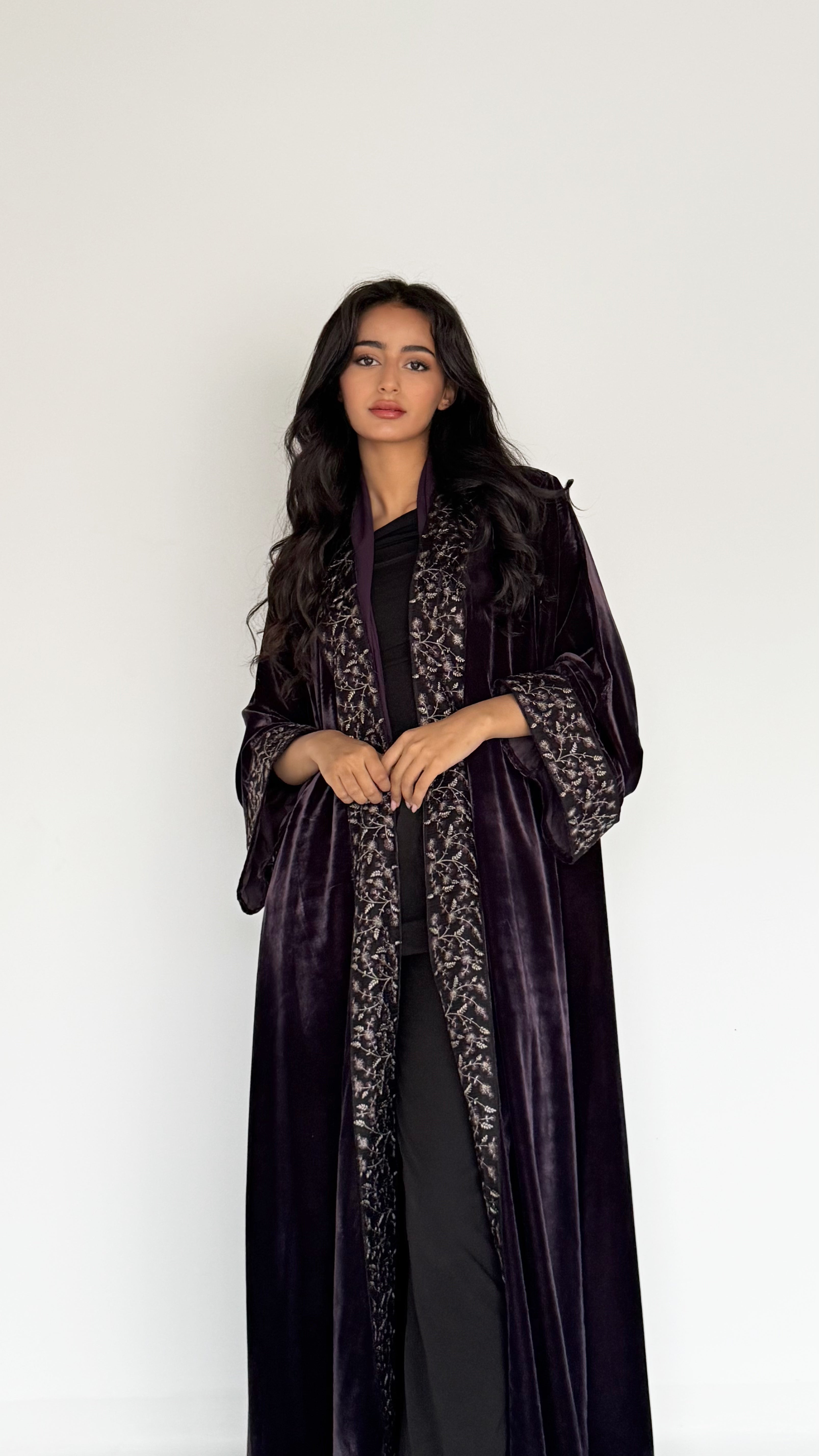 MW645 - Light Crepe Standing with Jacquard Half-Cloche