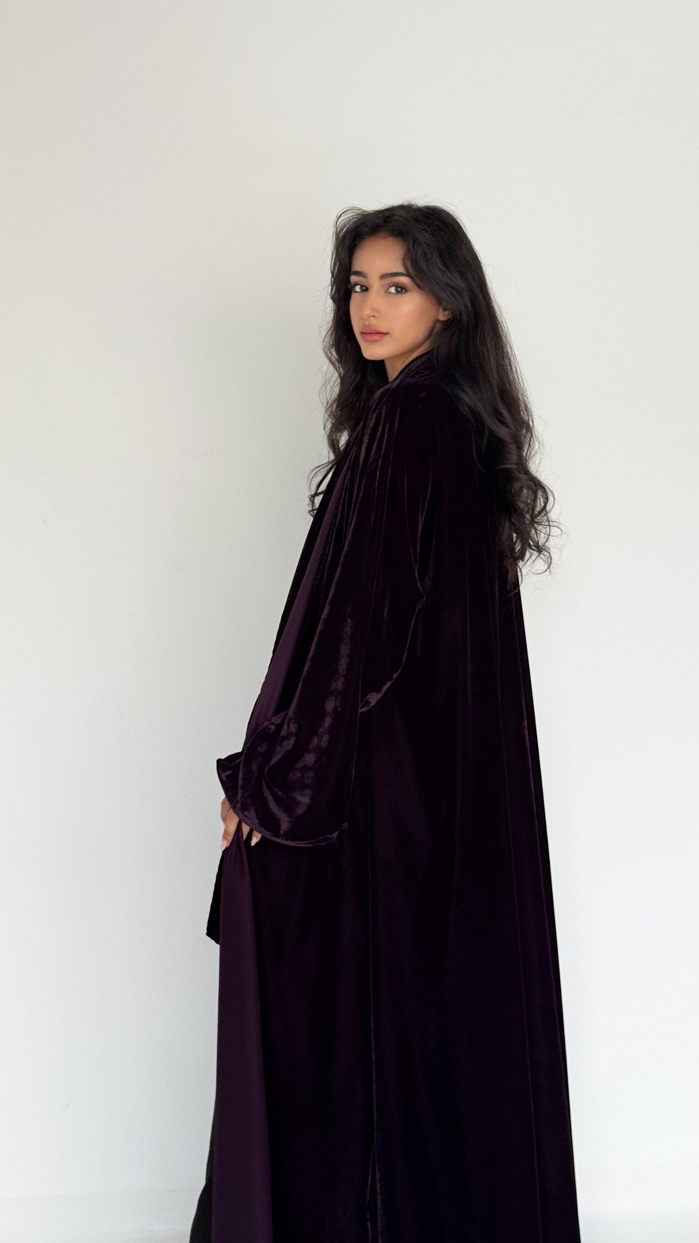 MW1762 - عباية مخمل اس اس - Aya