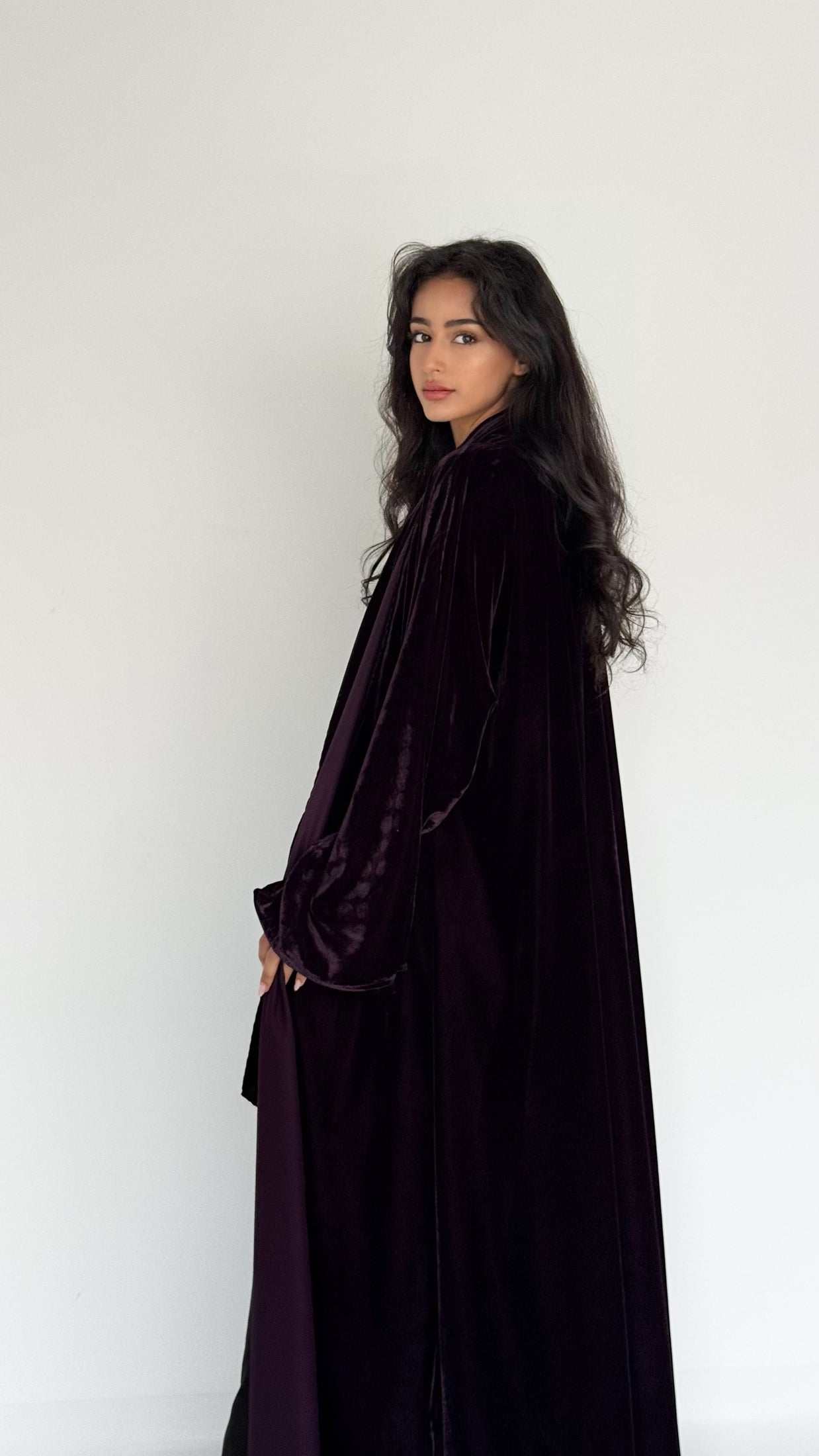 MW1762 - عباية مخمل اس اس - Aya