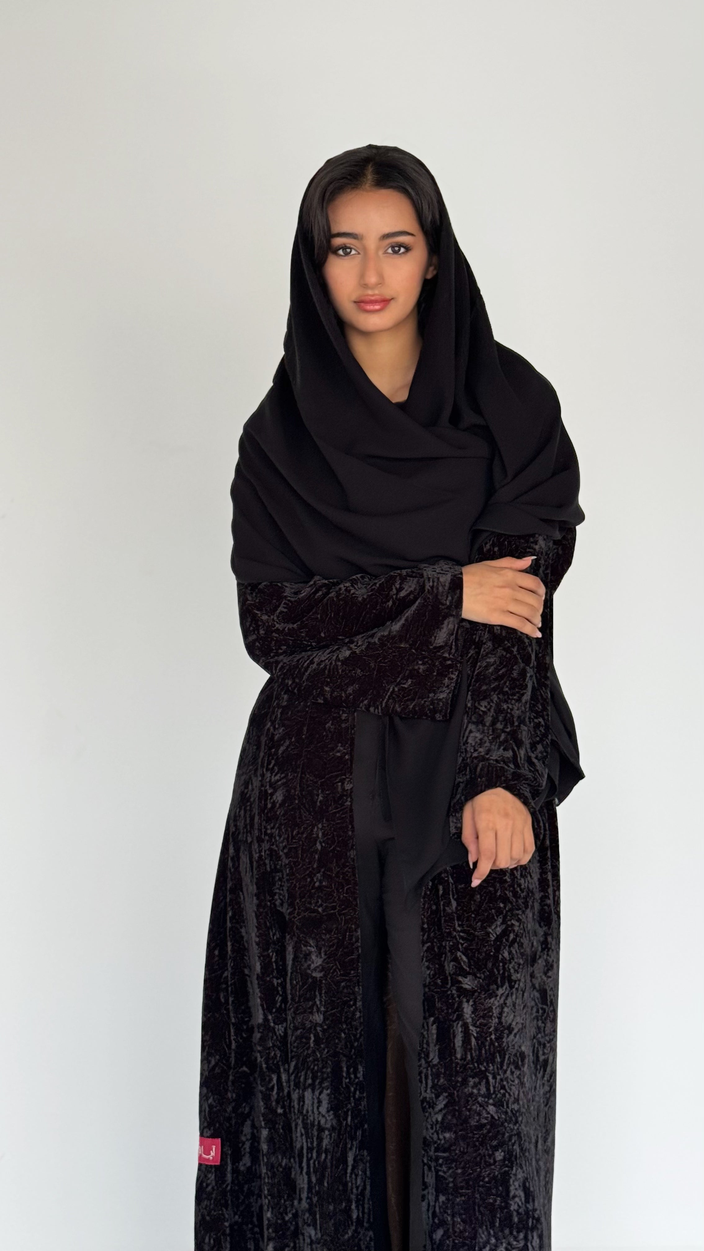 MW645 - Light Crepe Standing with Jacquard Half-Cloche