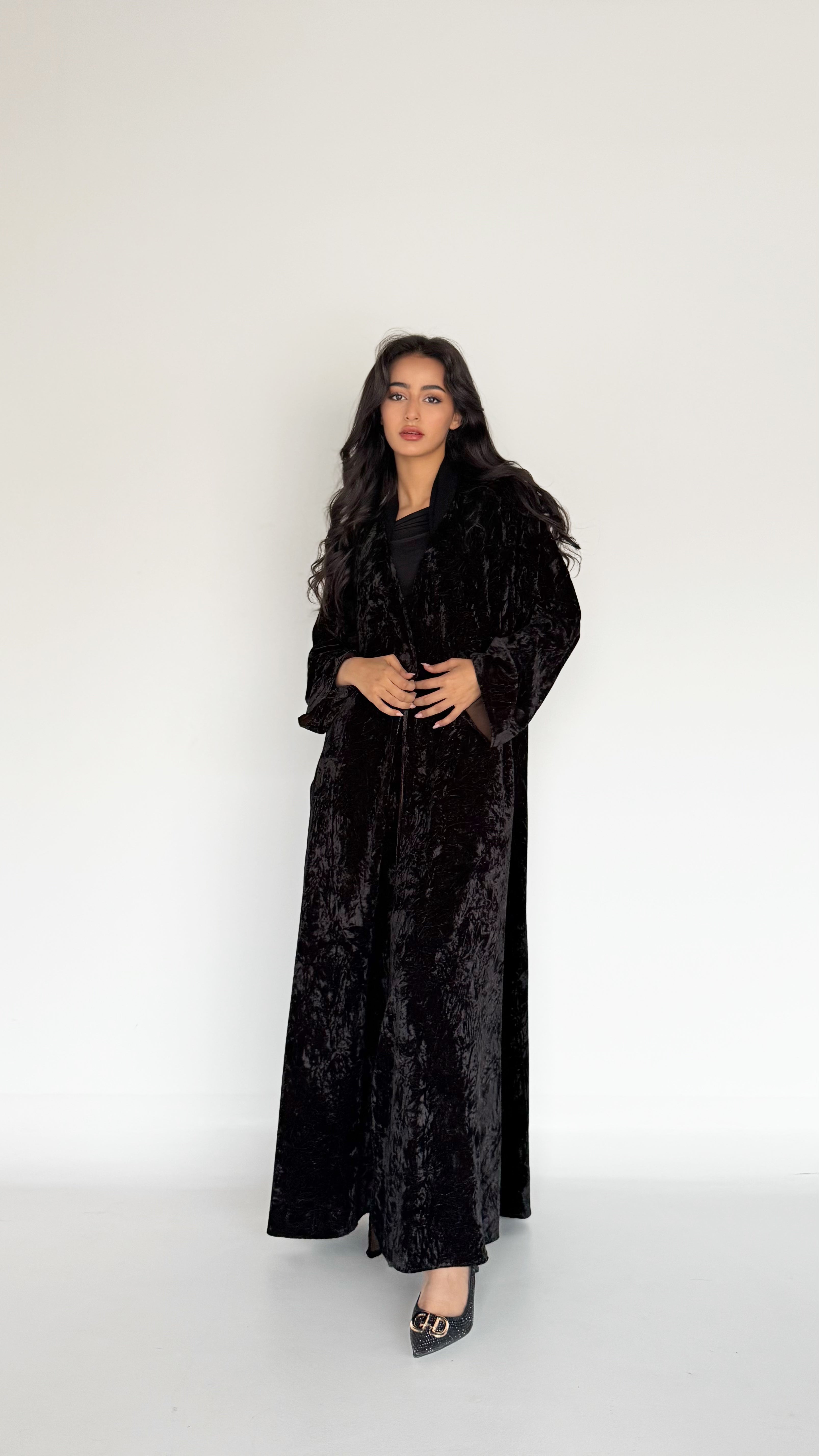 MW645 - Light Crepe Standing with Jacquard Half-Cloche