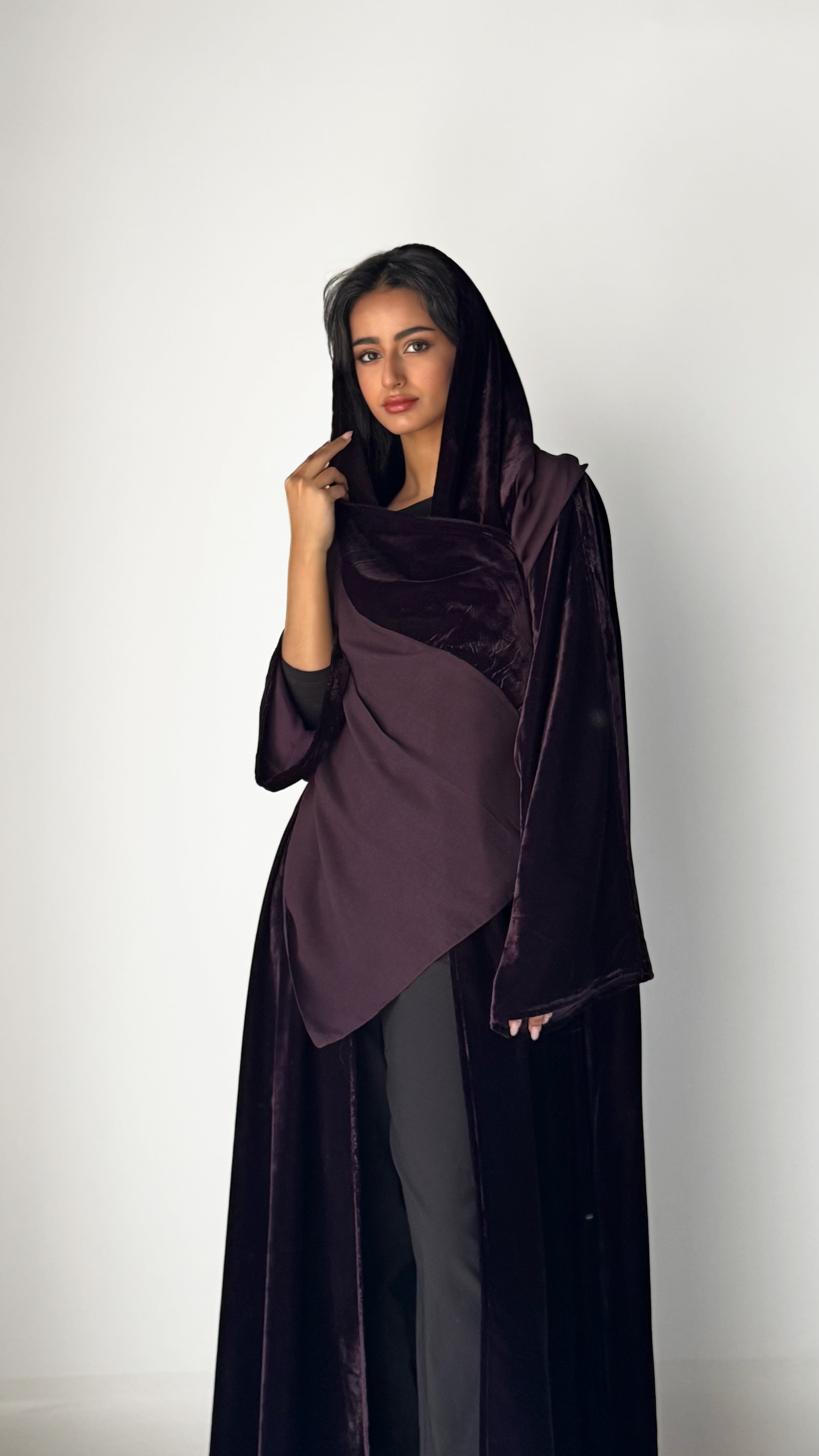 MW1762 - عباية مخمل اس اس - Aya