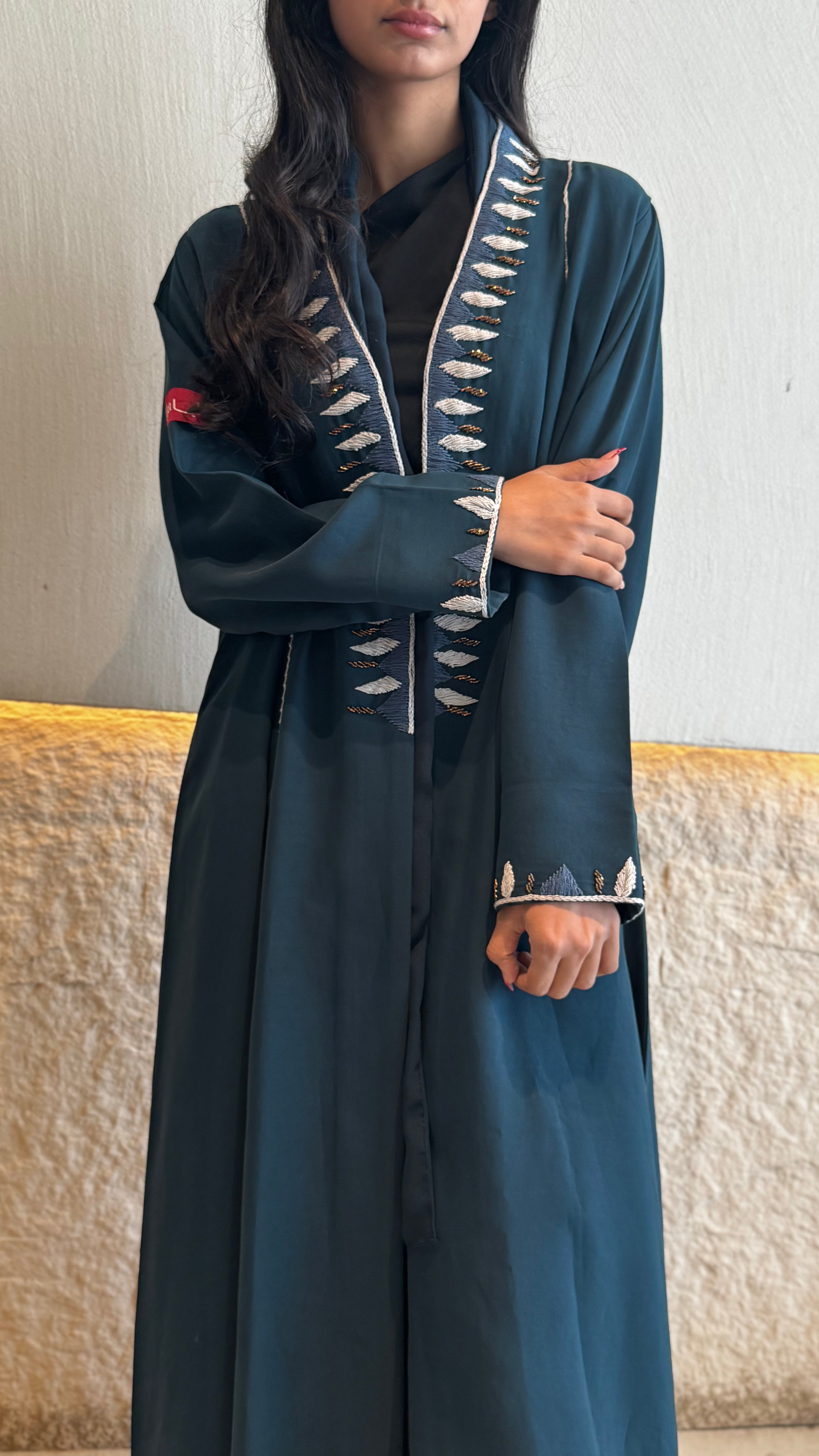 MWT678 - عباية تركوازي غامق تطريز - Aya