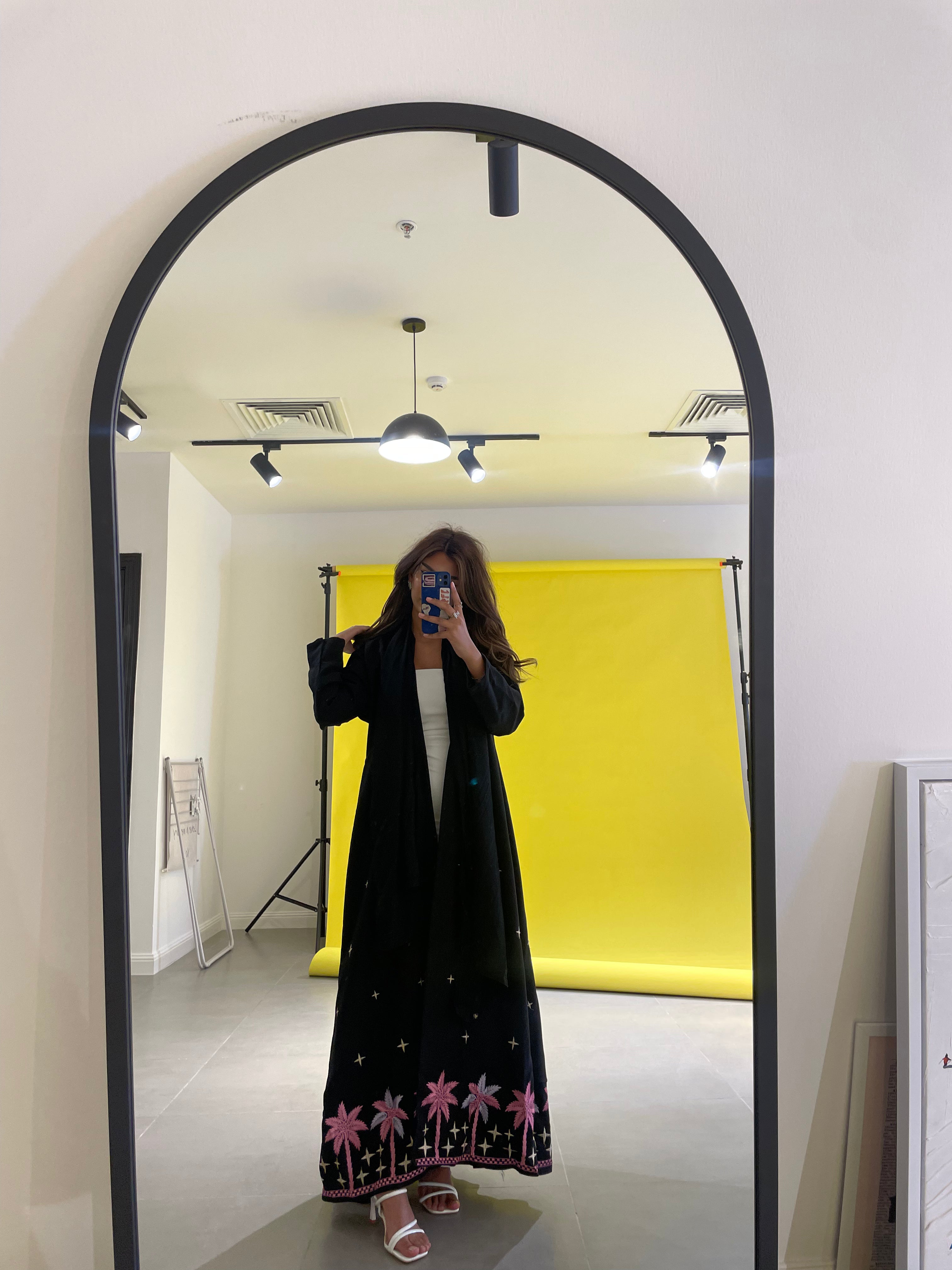 MW1575 - عباية كريب كلوش بتطريز يدوي | Hand-Embroidered Crepe Flared Abaya