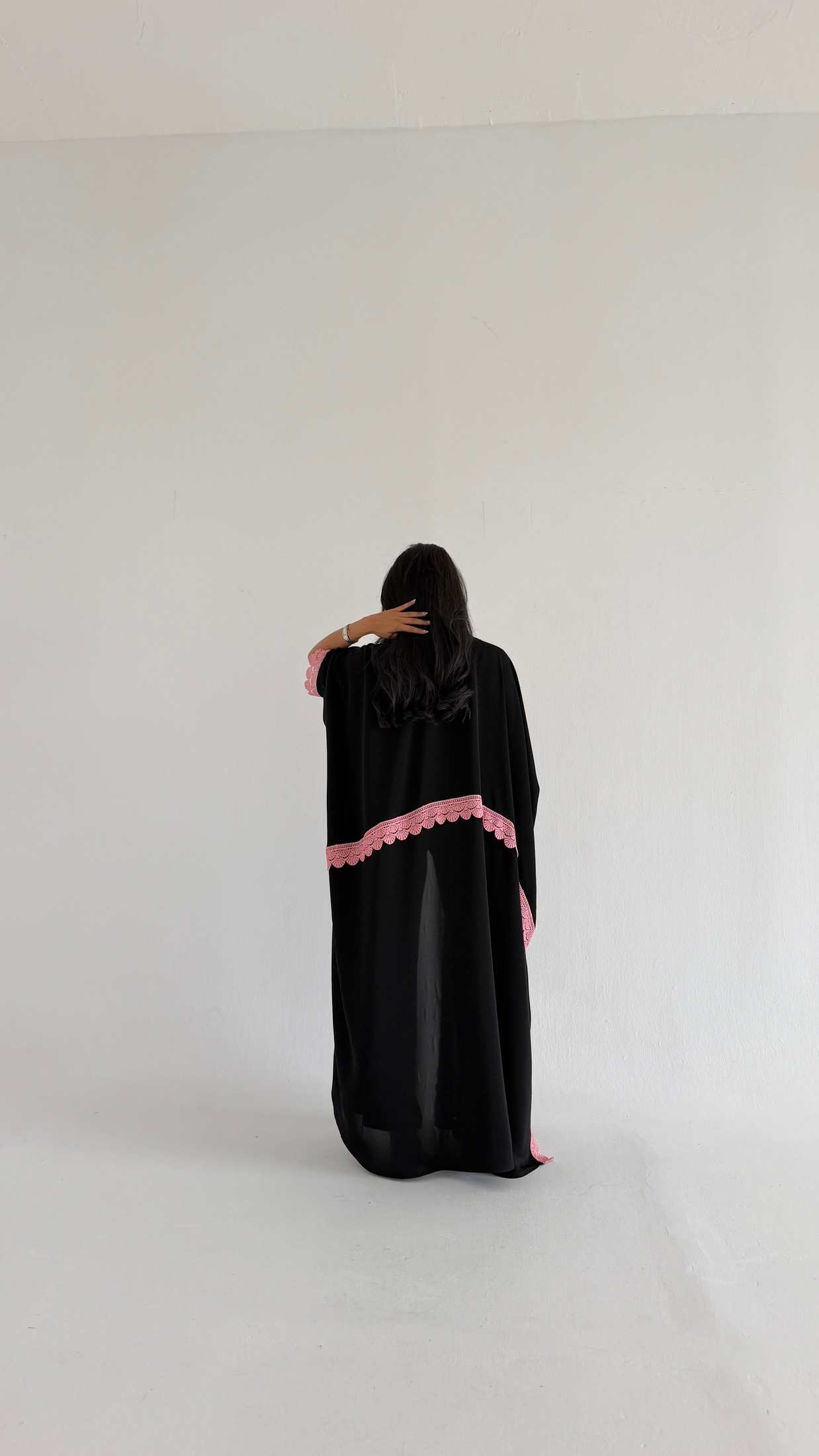 MW2163 -عبايه كريب مع اضافه كلفه مميزه وحصرية - Aya