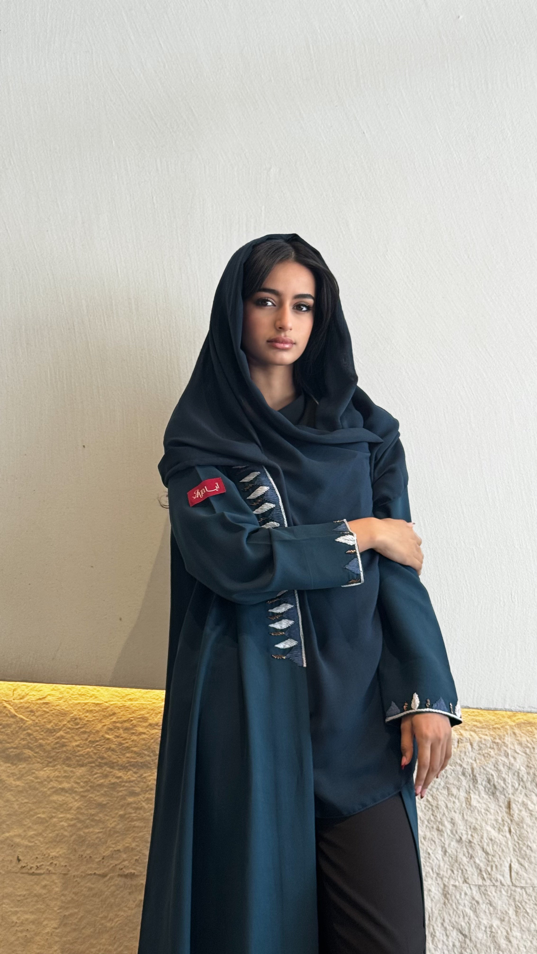 MWT678 - عباية تركوازي غامق تطريز - Aya