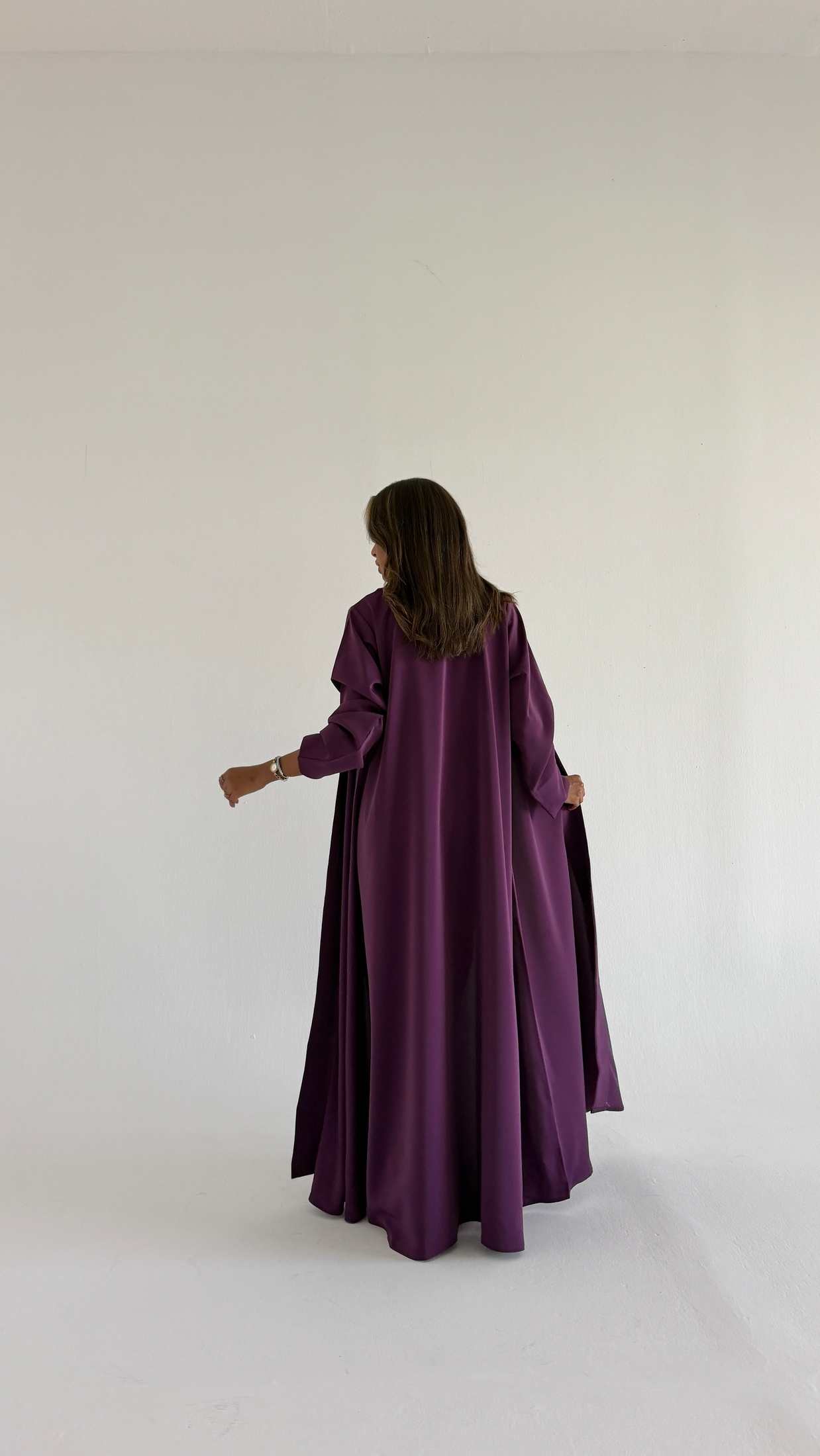 MWT1235 - عبايه ساده مع طرحه لينن - Aya