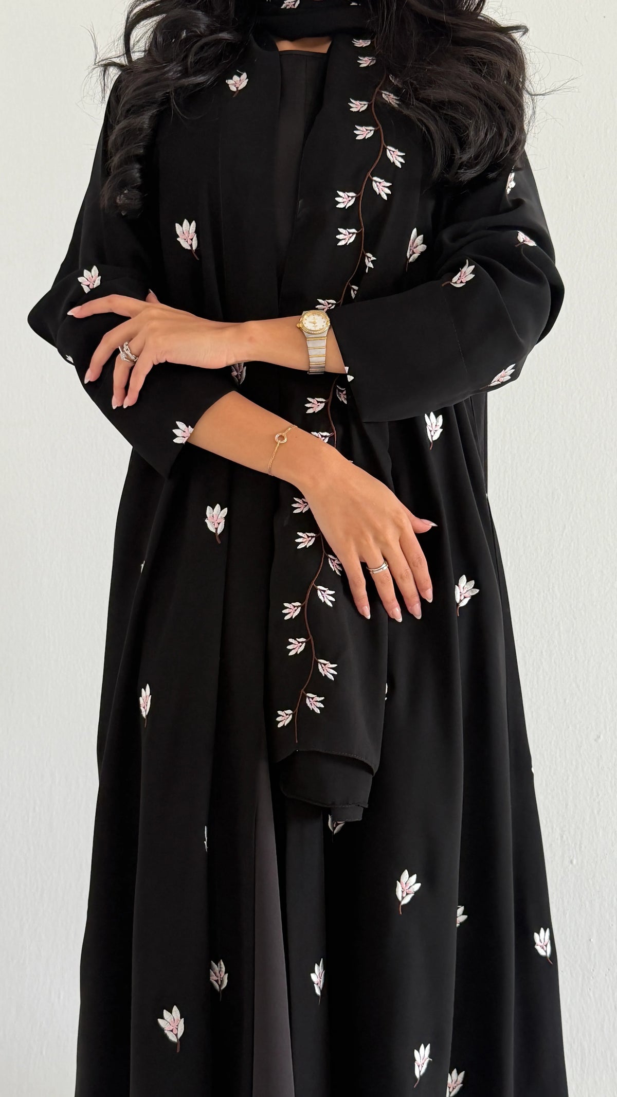 MWT1292 - عباية كريب بتطريز كامل - Aya