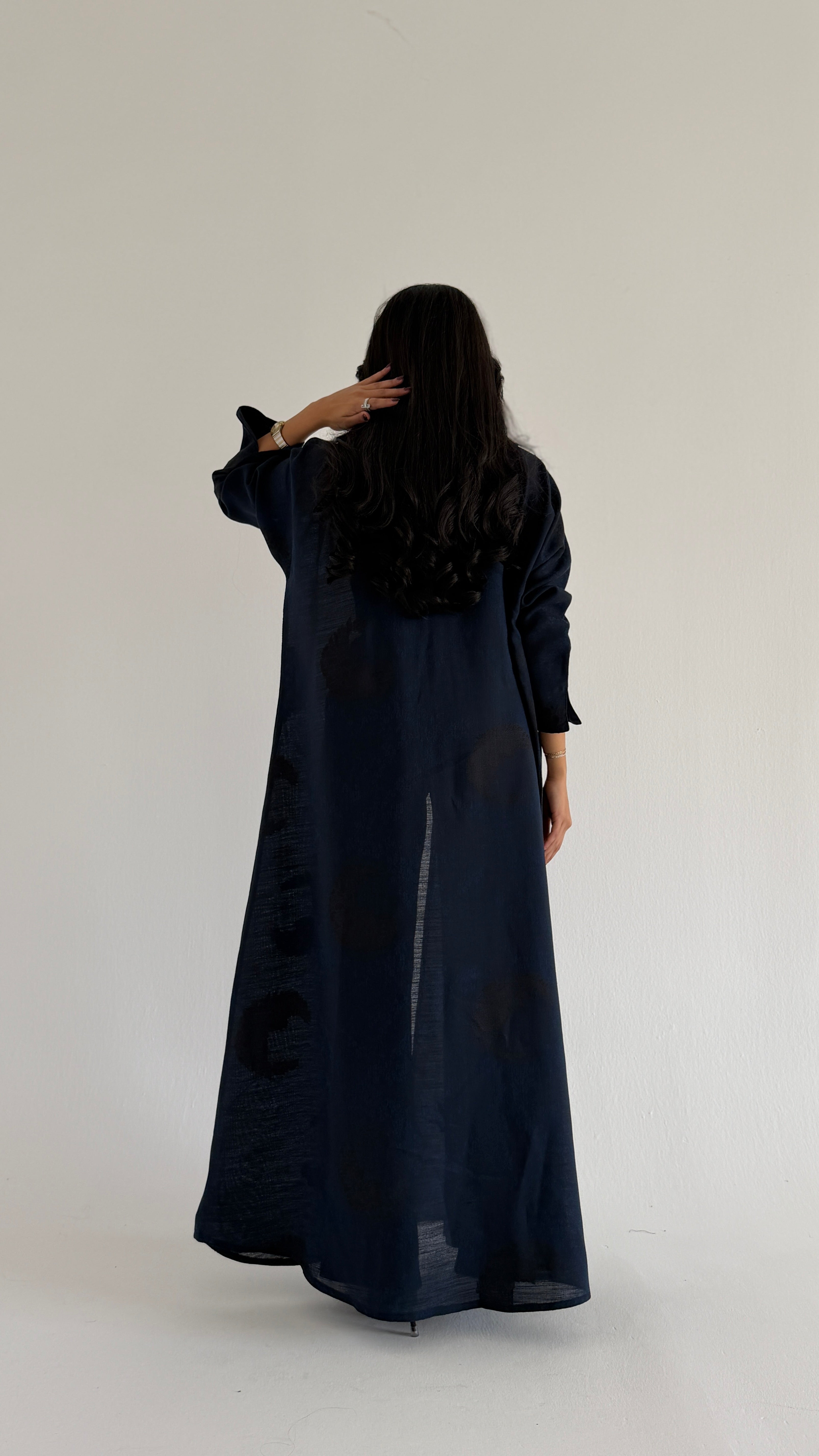 MWT1005 - عباية لنن مطرزة - Aya