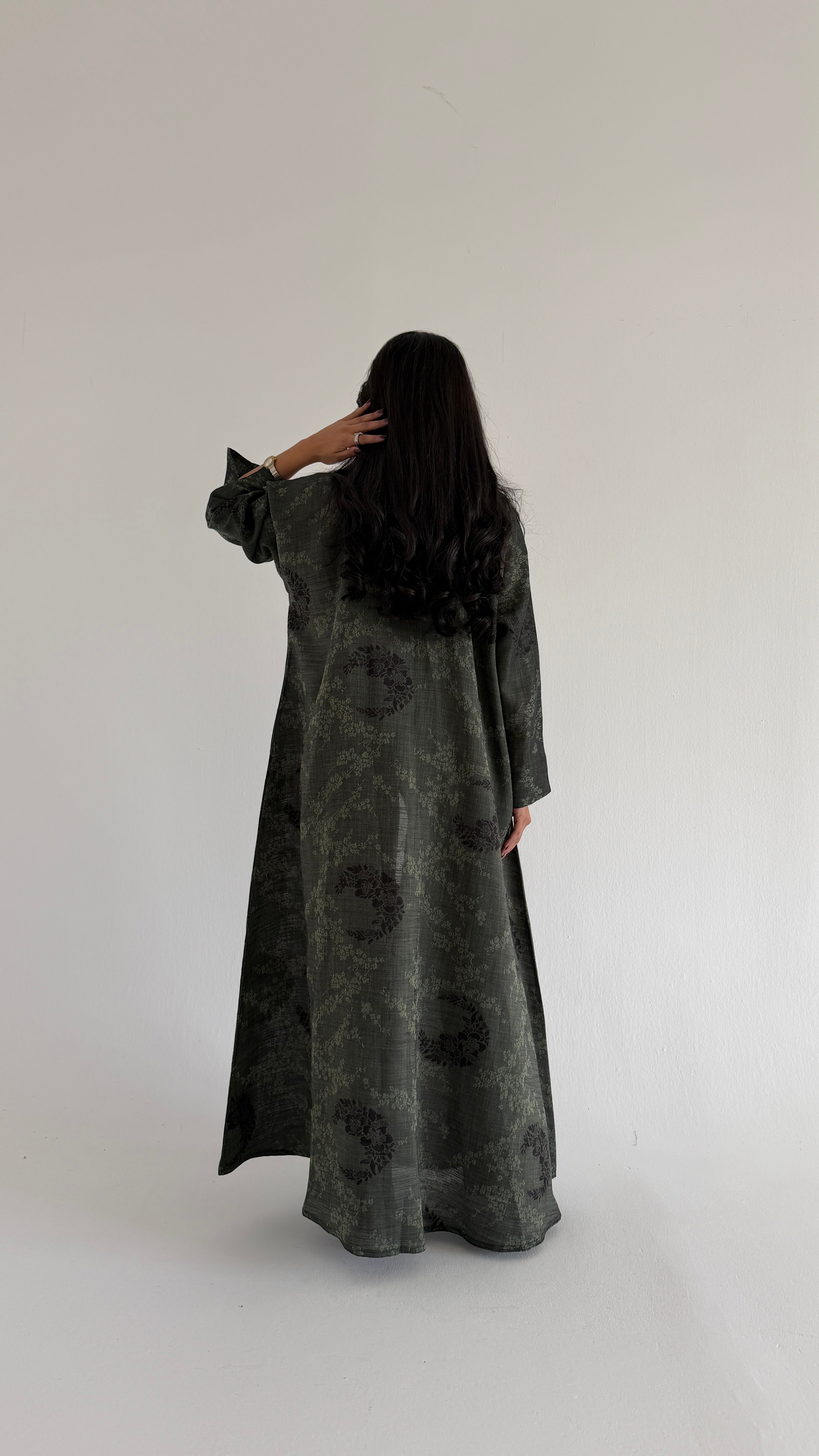 MWT1004 -عباية لنن مطرزة - Aya