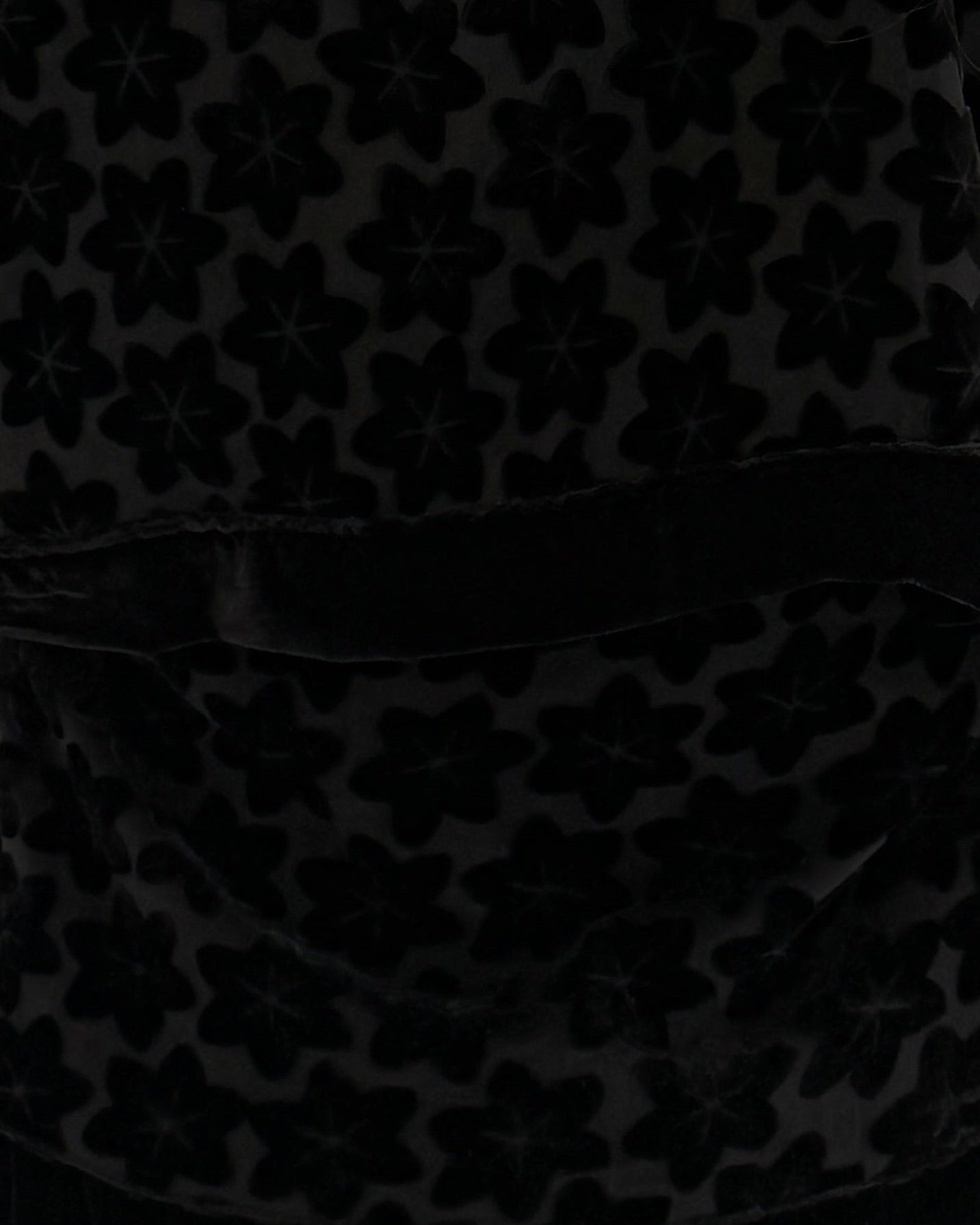 MWJ001 - جلابية مخمل أسود بتصميم أنيق مع كيب شيفون مخمل - Aya