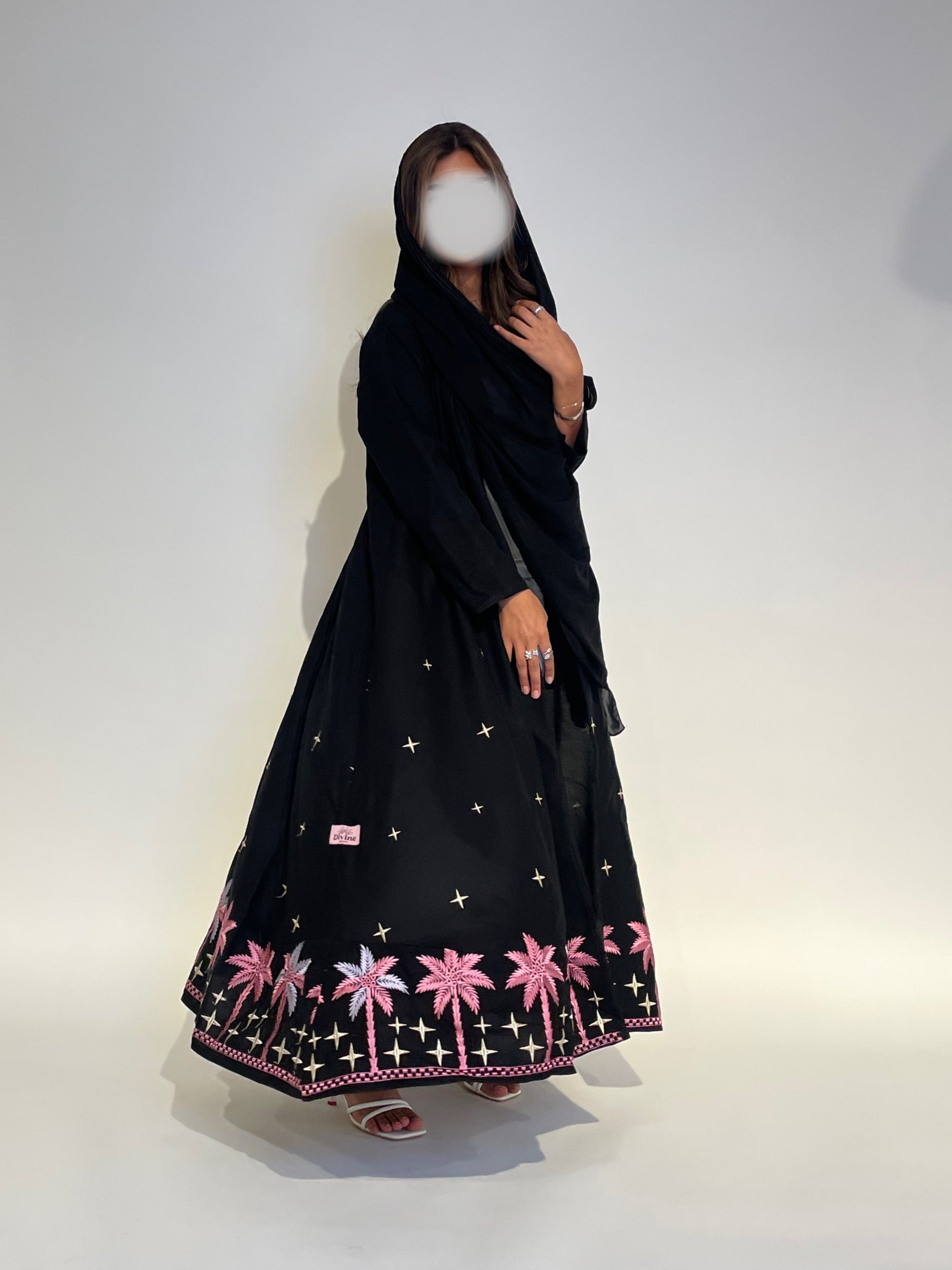 MW1575 - عباية كريب كلوش بتطريز يدوي | Hand-Embroidered Crepe Flared Abaya