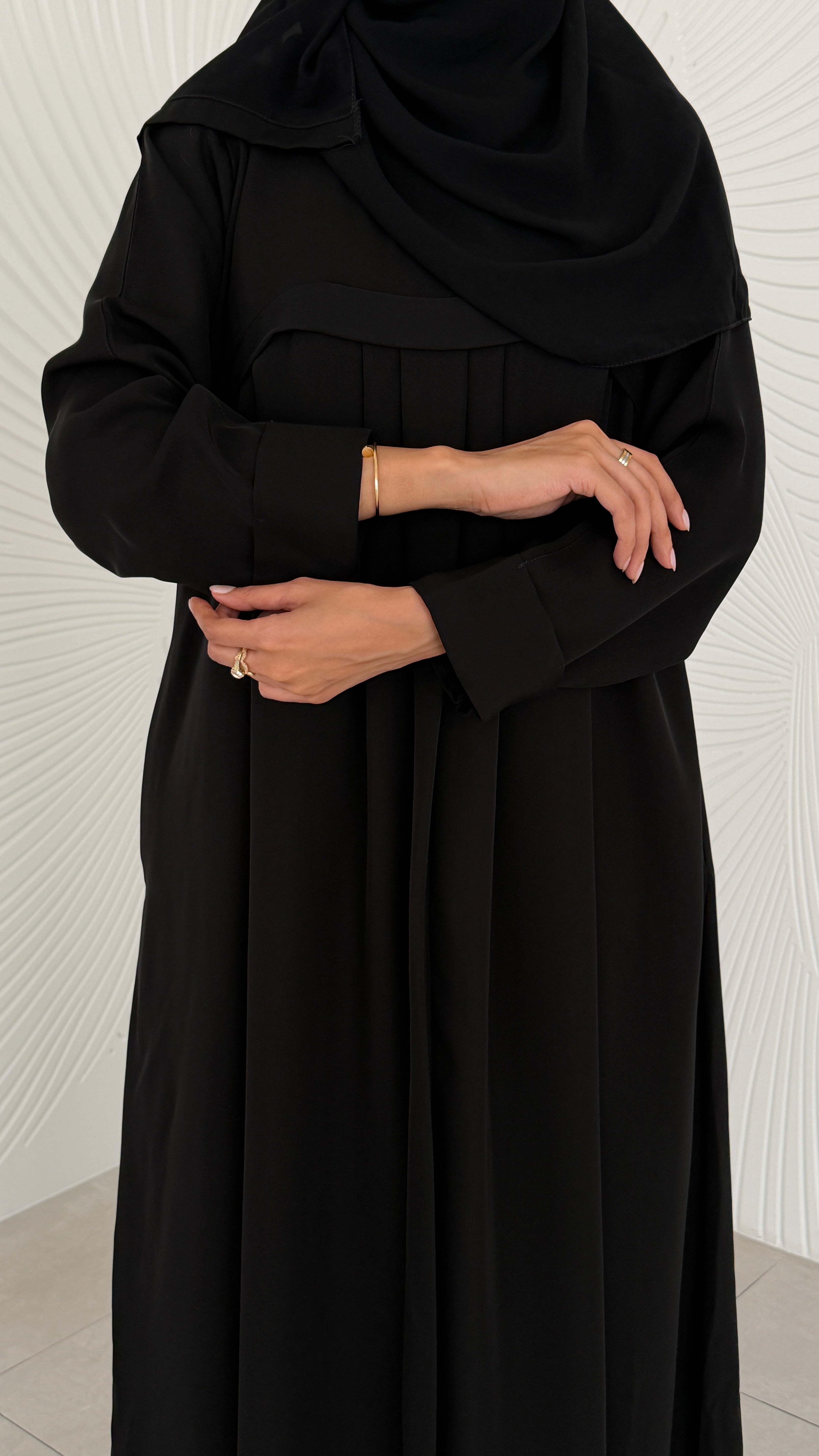 MWO011 - باكدج عباية بكسرات واسعة وجيب مخفي في الصدر - Aya