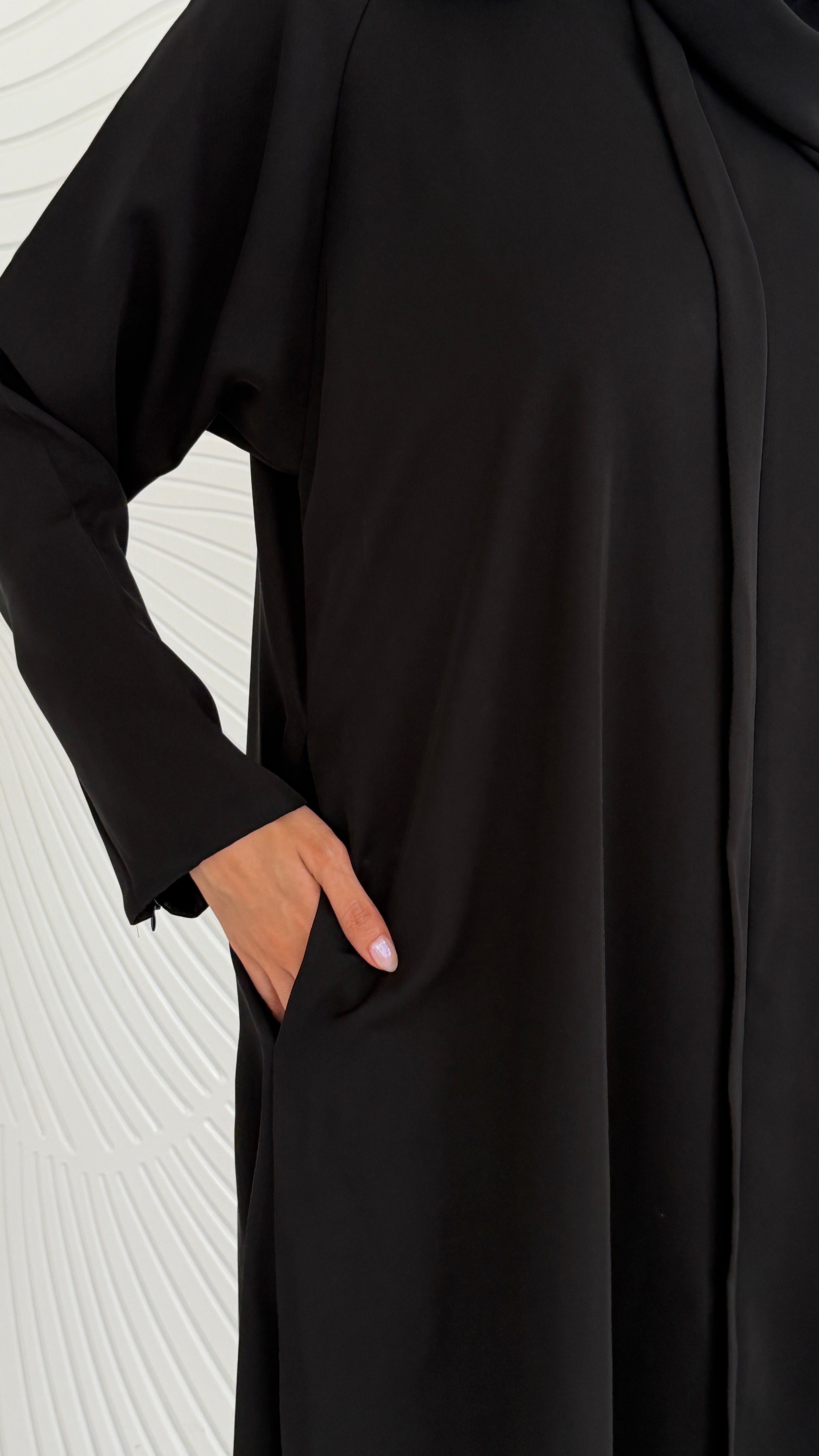 MWO001 - عباية نص كلوش بقفلة سحاب - Aya