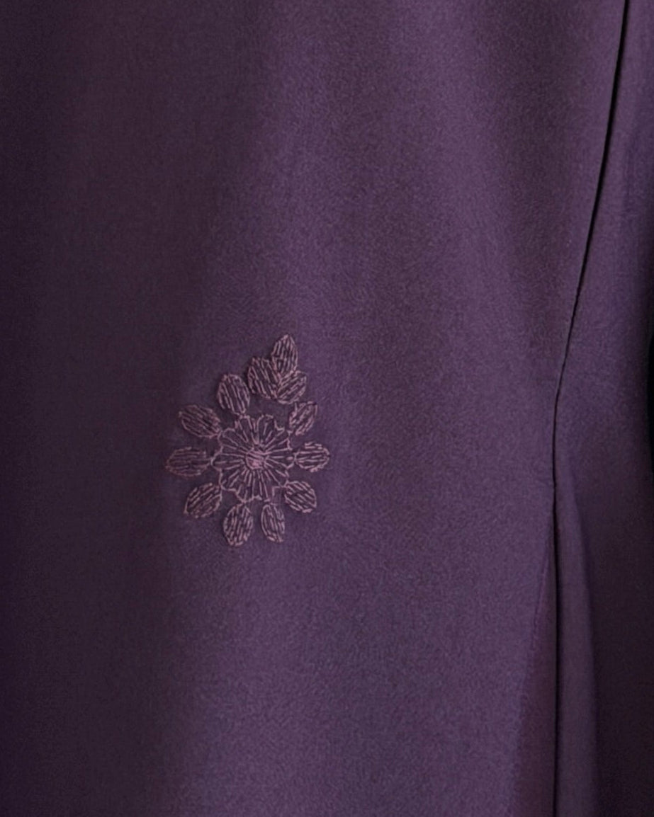 MWT1020 - عبايه بنفسجية بقصه جميله بالاكمام مع تطريز - Aya