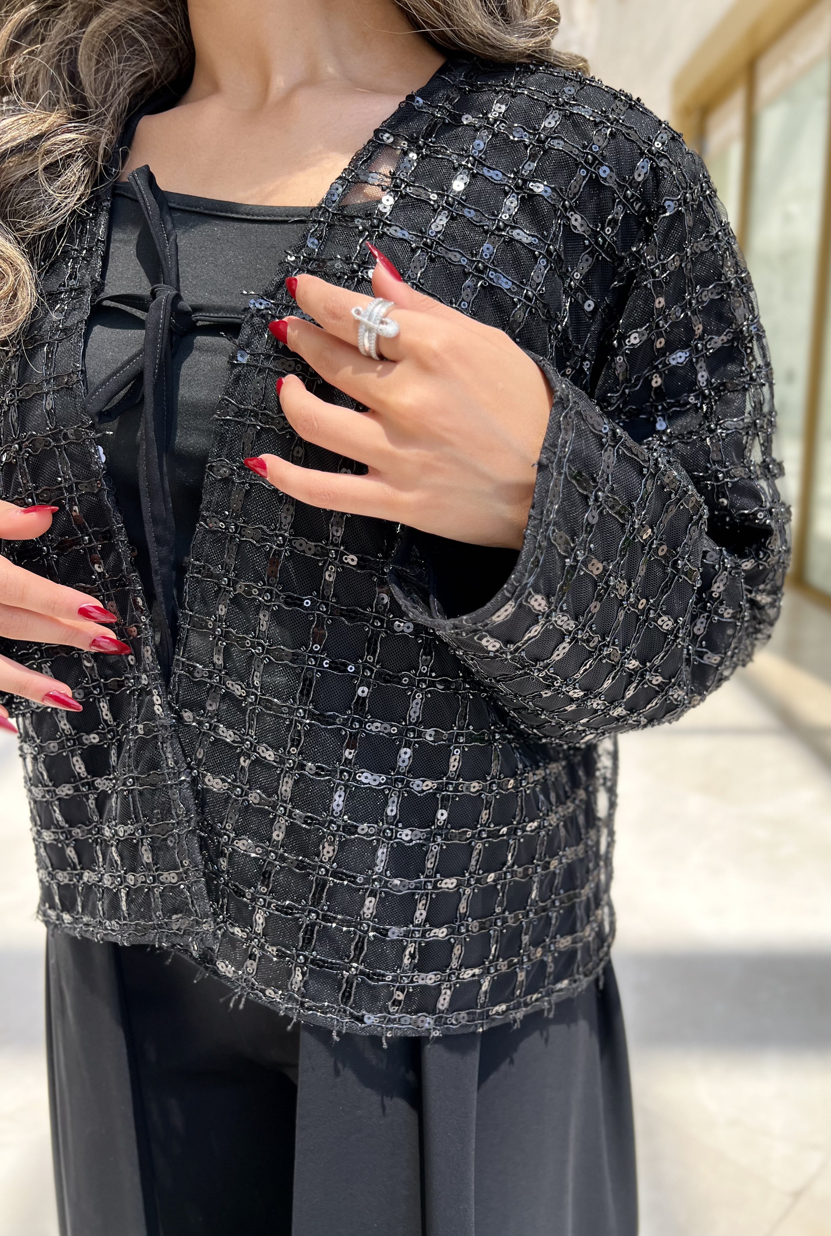 MW1564 - عباية سوداء بسديري شك قطعه منفصله | Embellished Vest Abaya - Aya