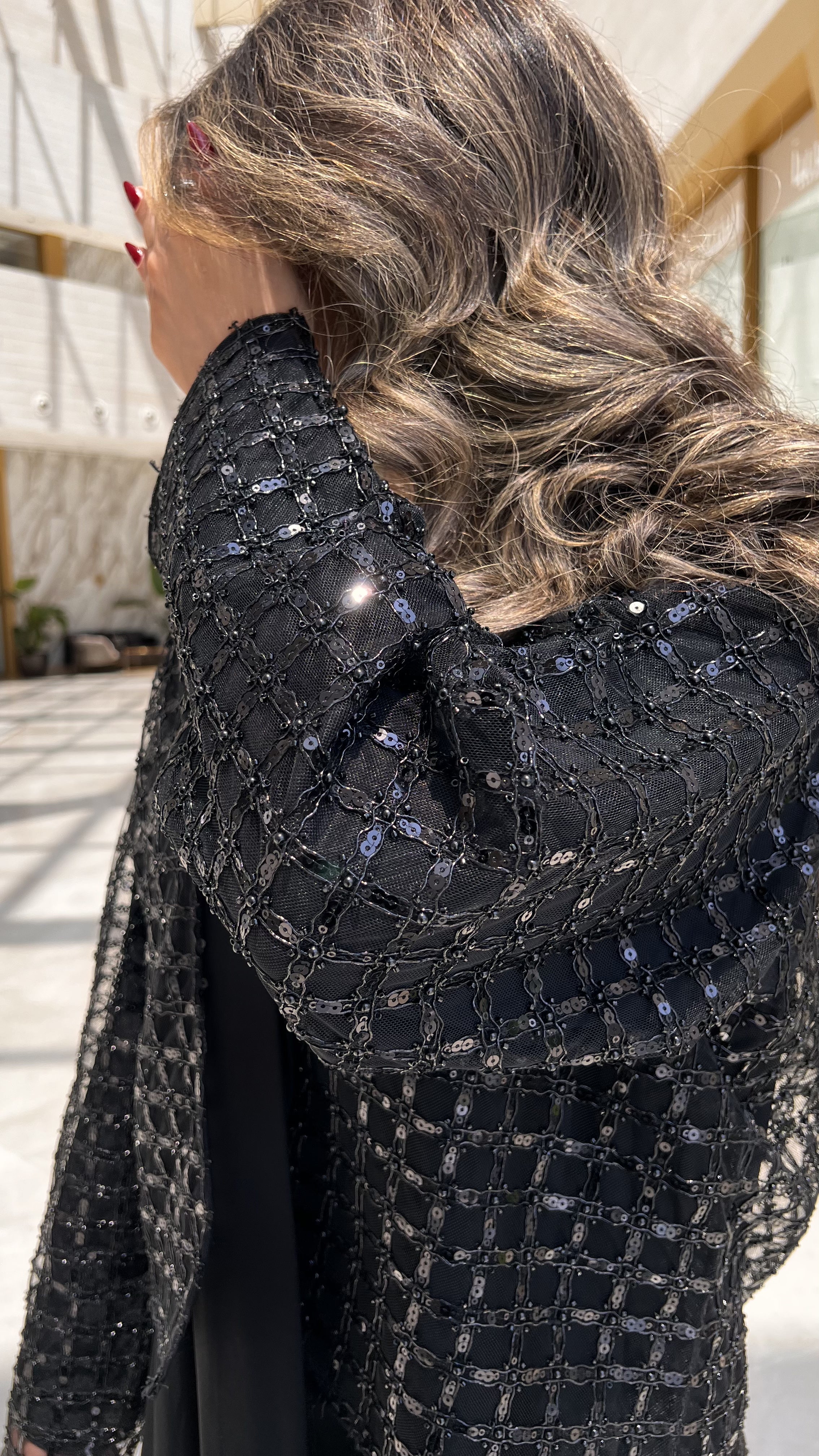 MW1564 - عباية سوداء بسديري شك قطعه منفصله | Embellished Vest Abaya - Aya
