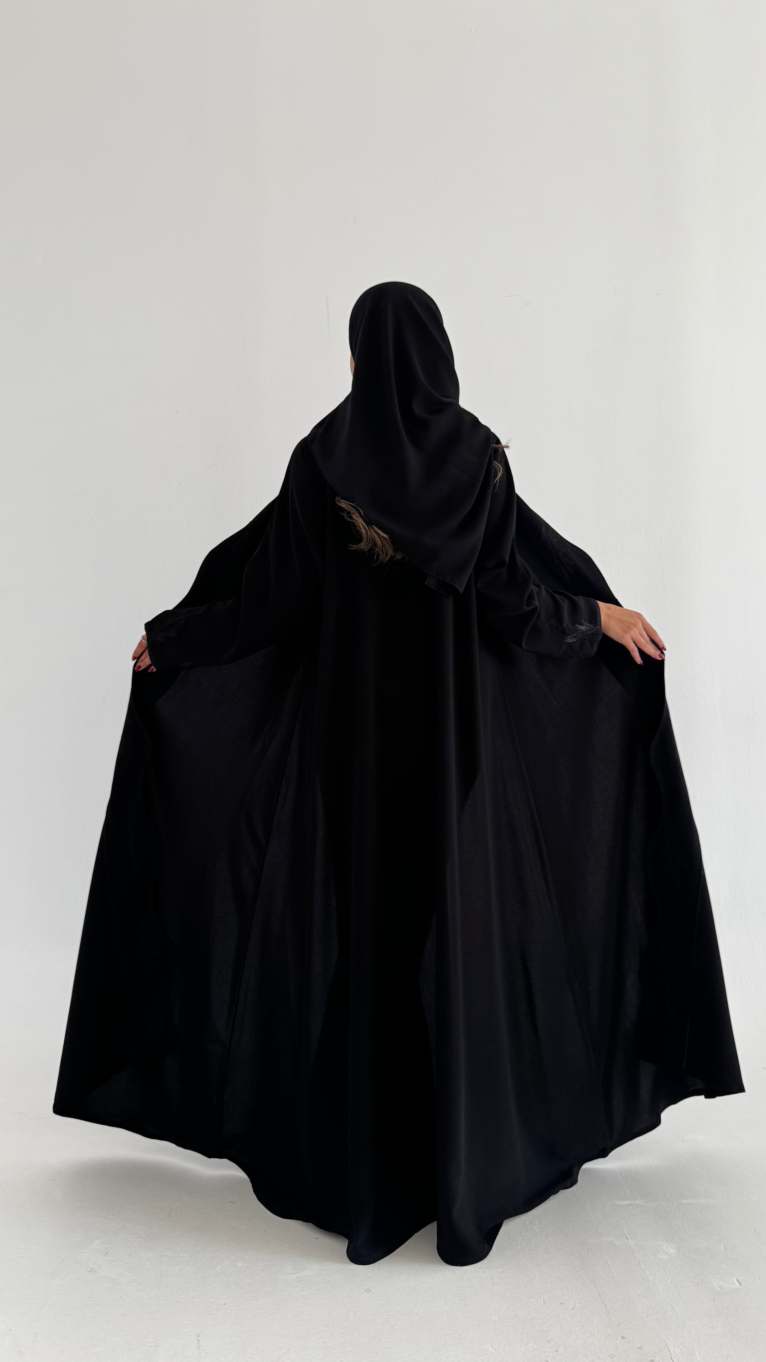 MWT377 -عباية اسود تطريز - Aya