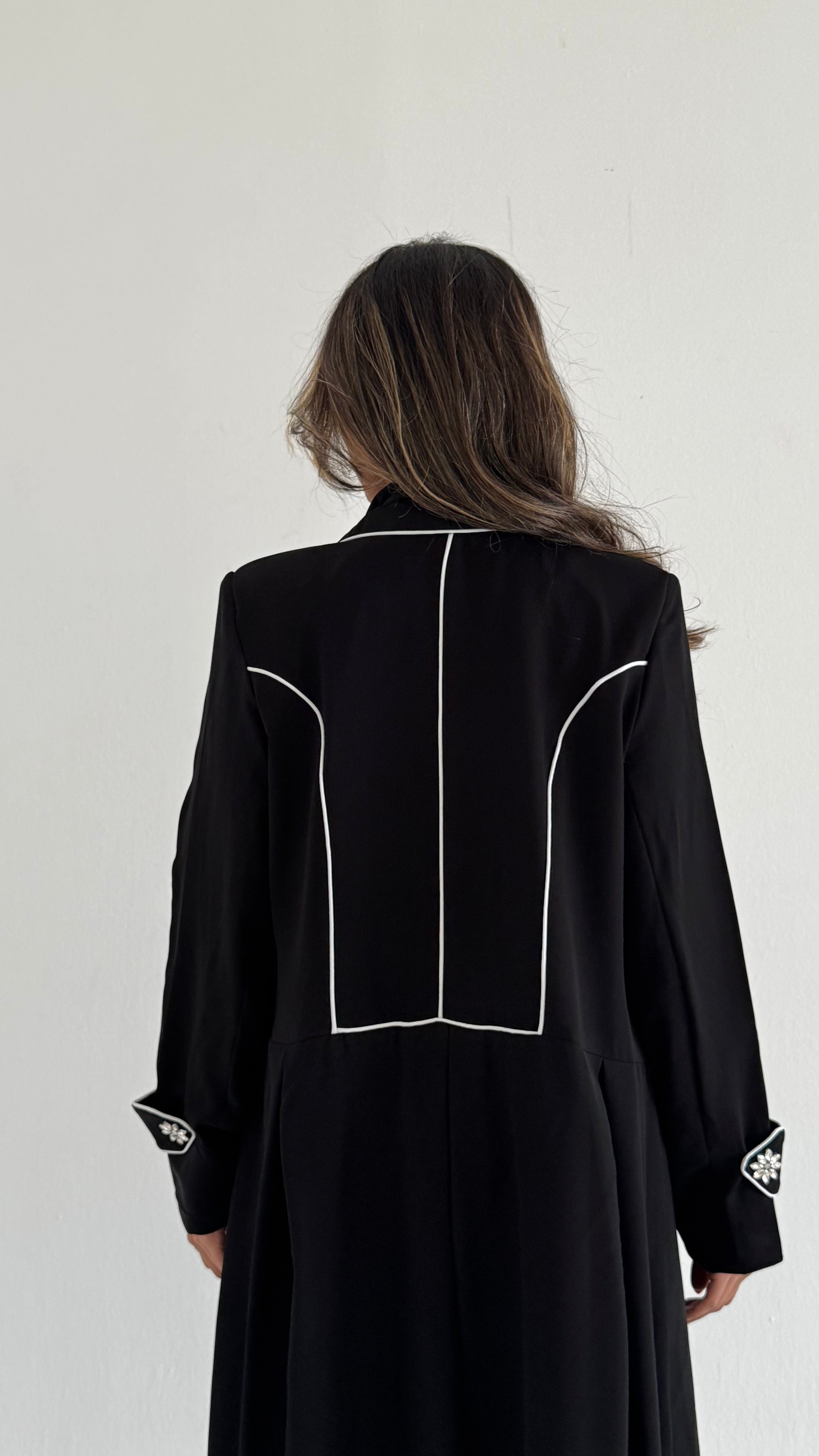 MW1722 - عباية بليزر بقصة نص كلوش - Aya