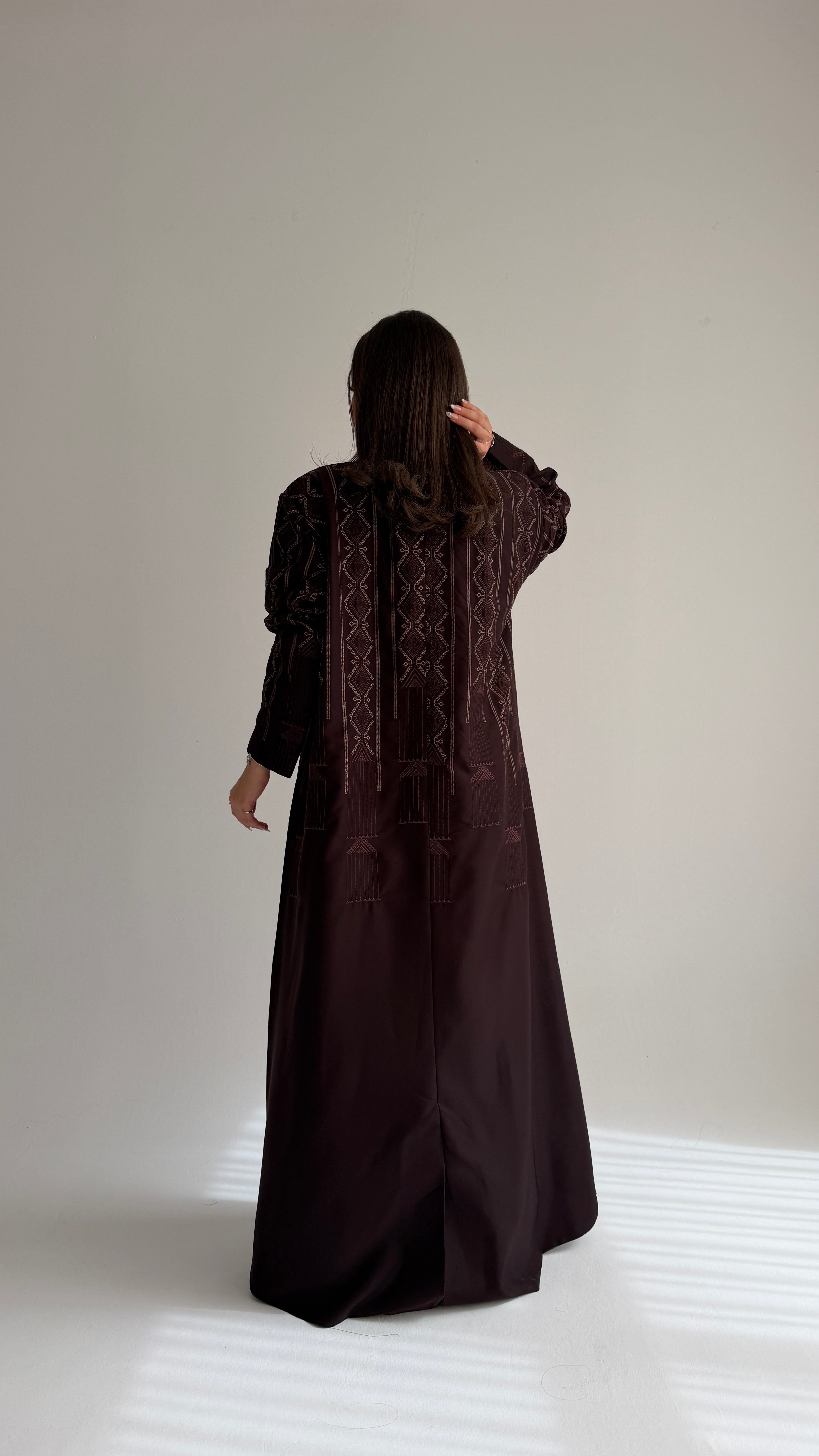 MWT1040 - عباية بني بتطريز - Aya