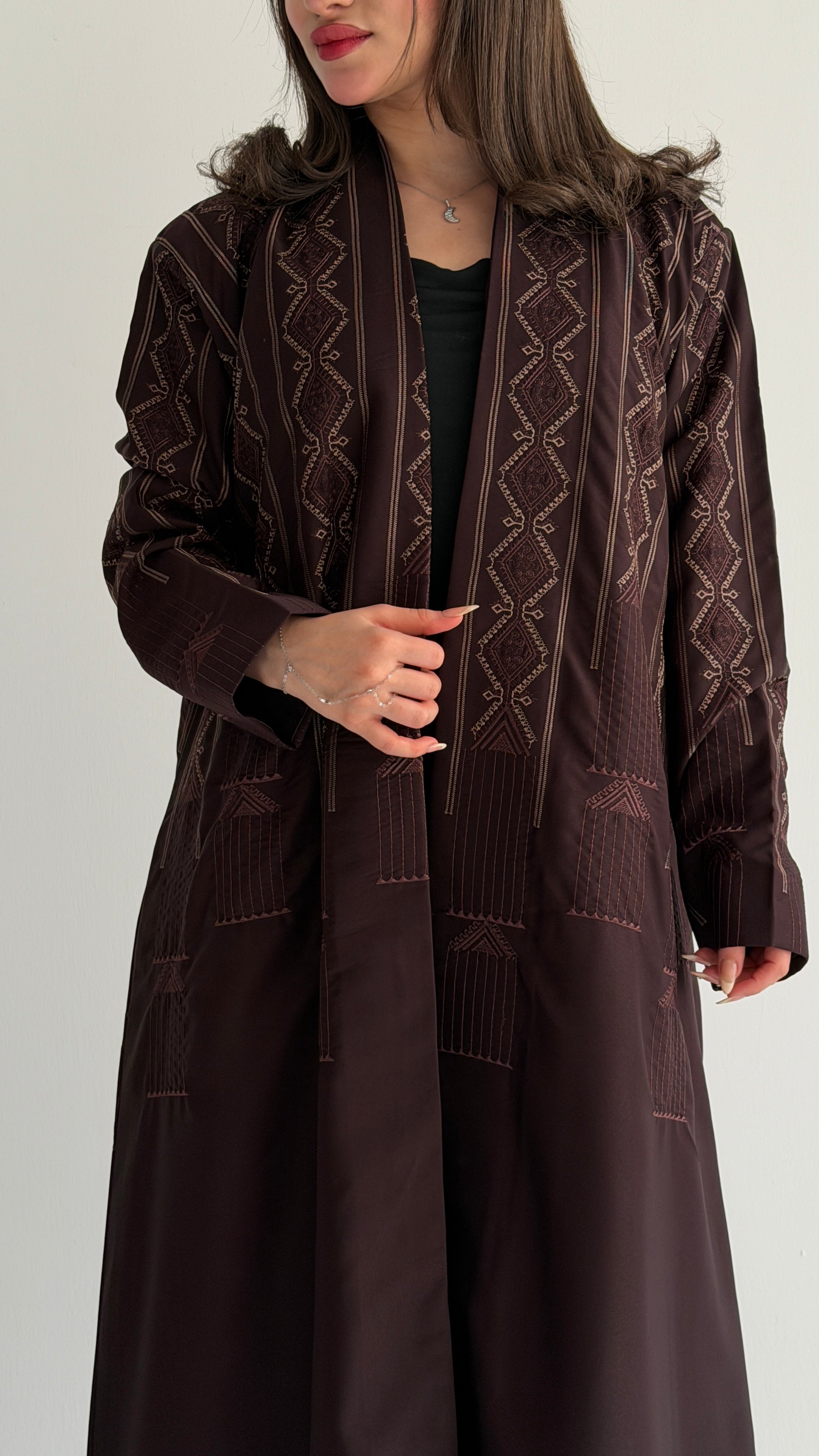 MWT1040 - عباية بني بتطريز - Aya