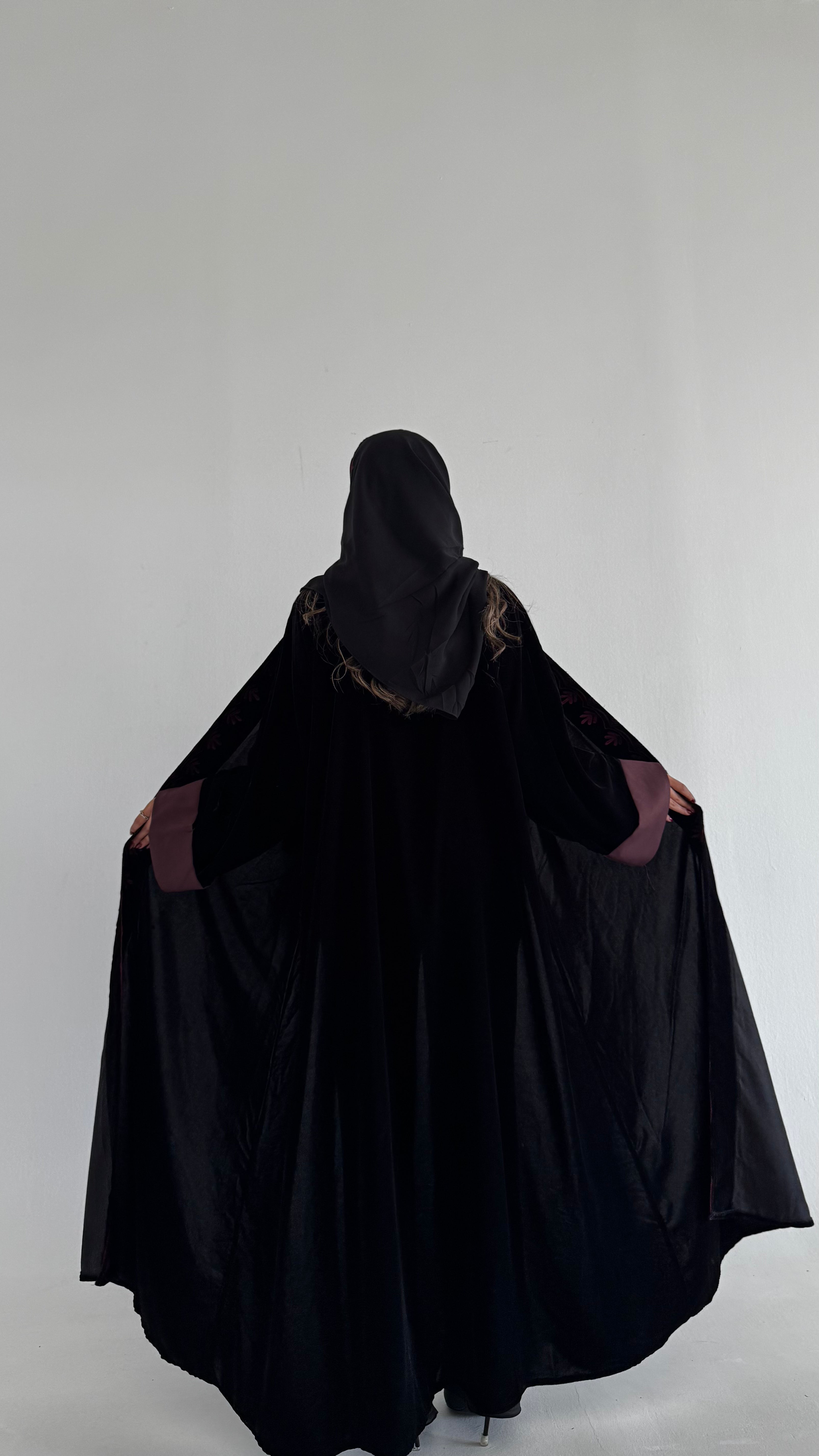 MWT361 - عباية مخمل تطريز عنابي - Aya