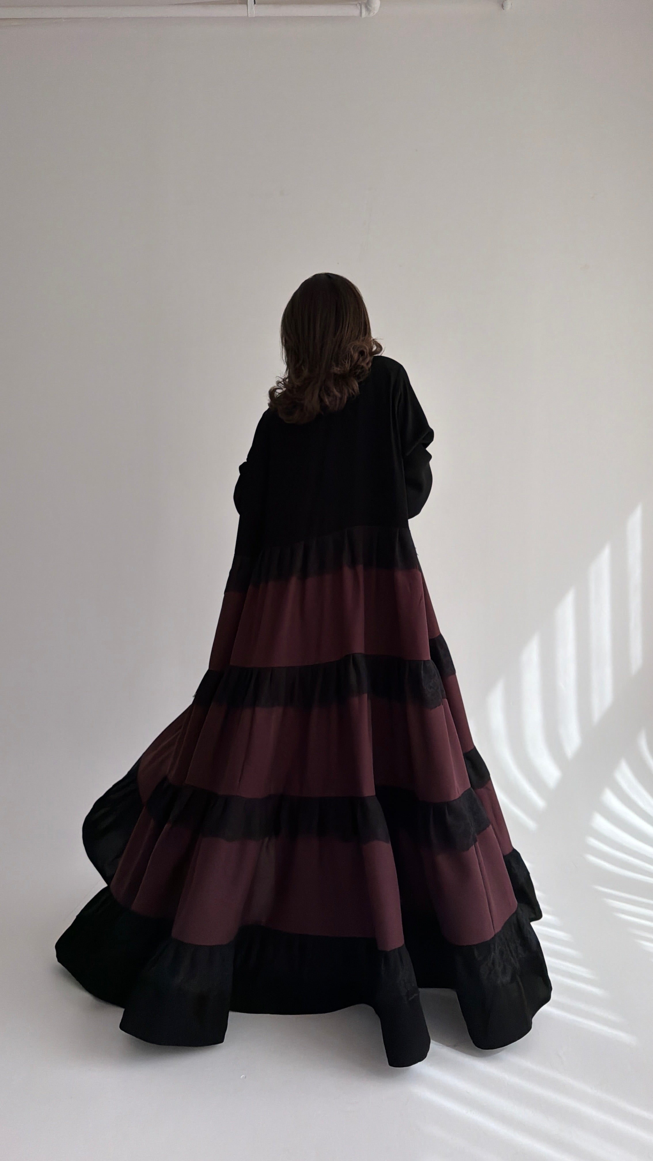 MW2029 - عباية ملكي مع اضافة كلفه دانتيل الاسود مع اضافه الكتان - Aya