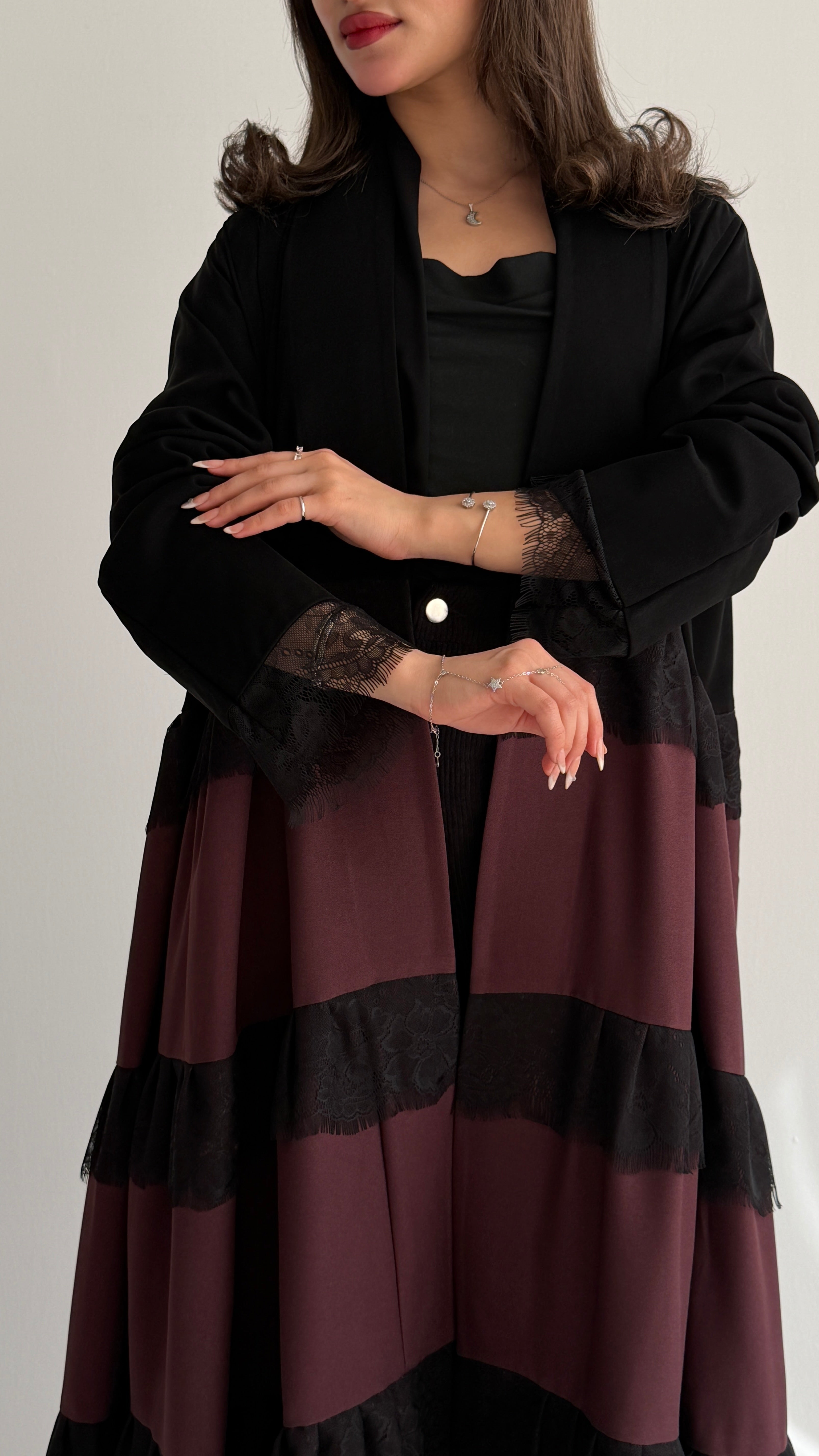 MW2029 - عباية ملكي مع اضافة كلفه دانتيل الاسود مع اضافه الكتان - Aya