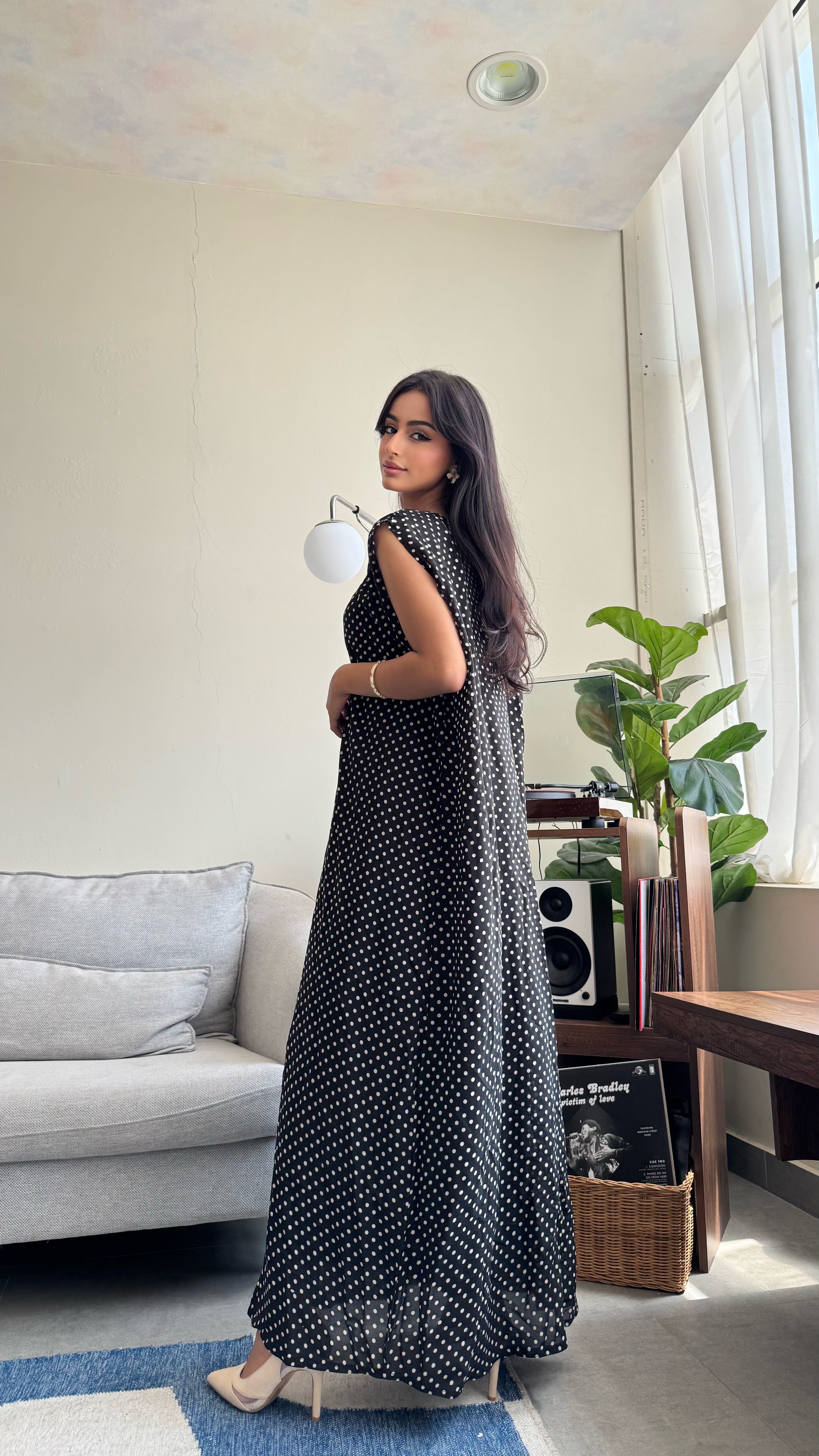 MWD11 - فستان عبايه اسود منقط بأبيض - Aya