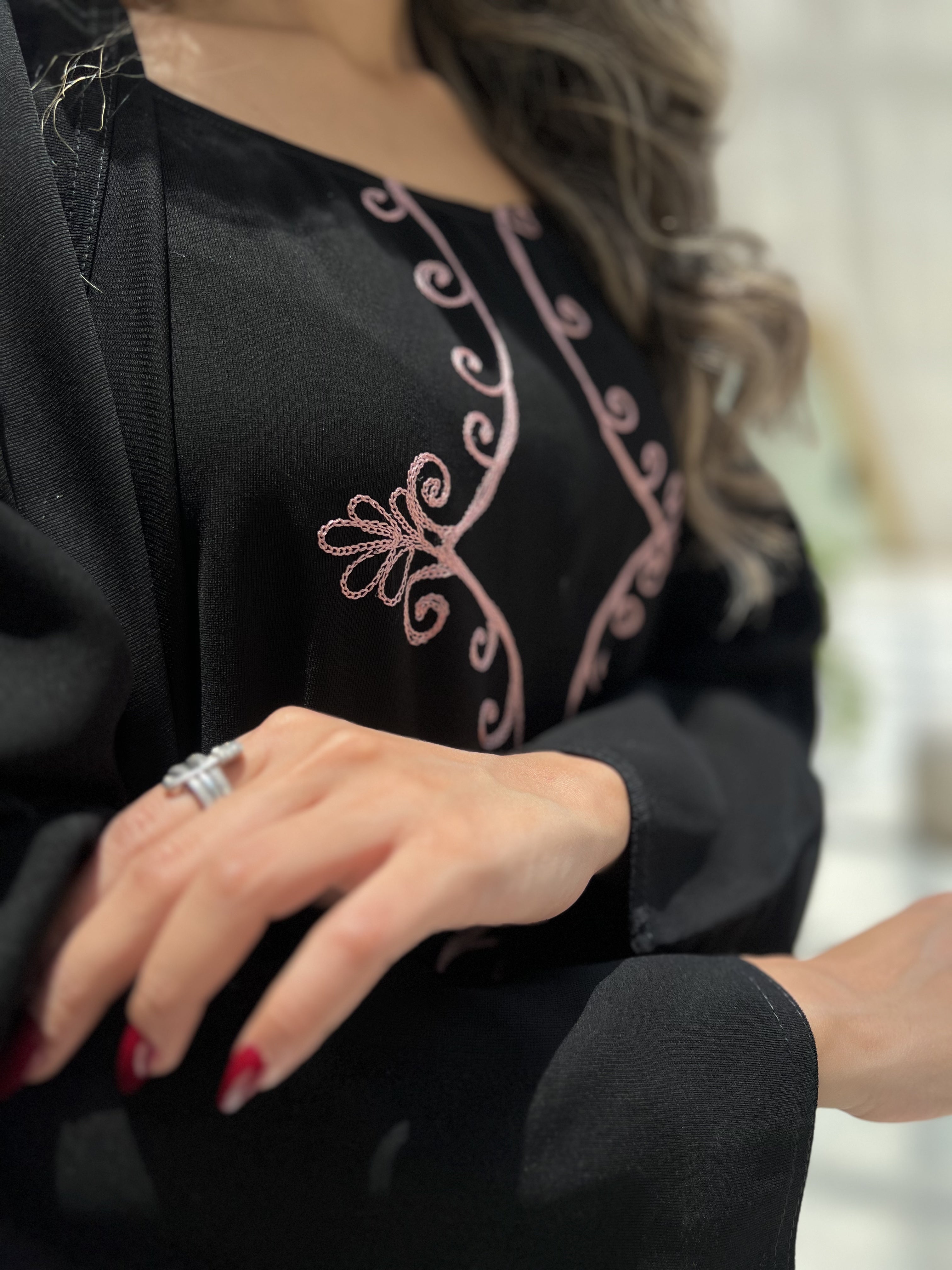 MW645 - Light Crepe Standing with Jacquard Half-Cloche
