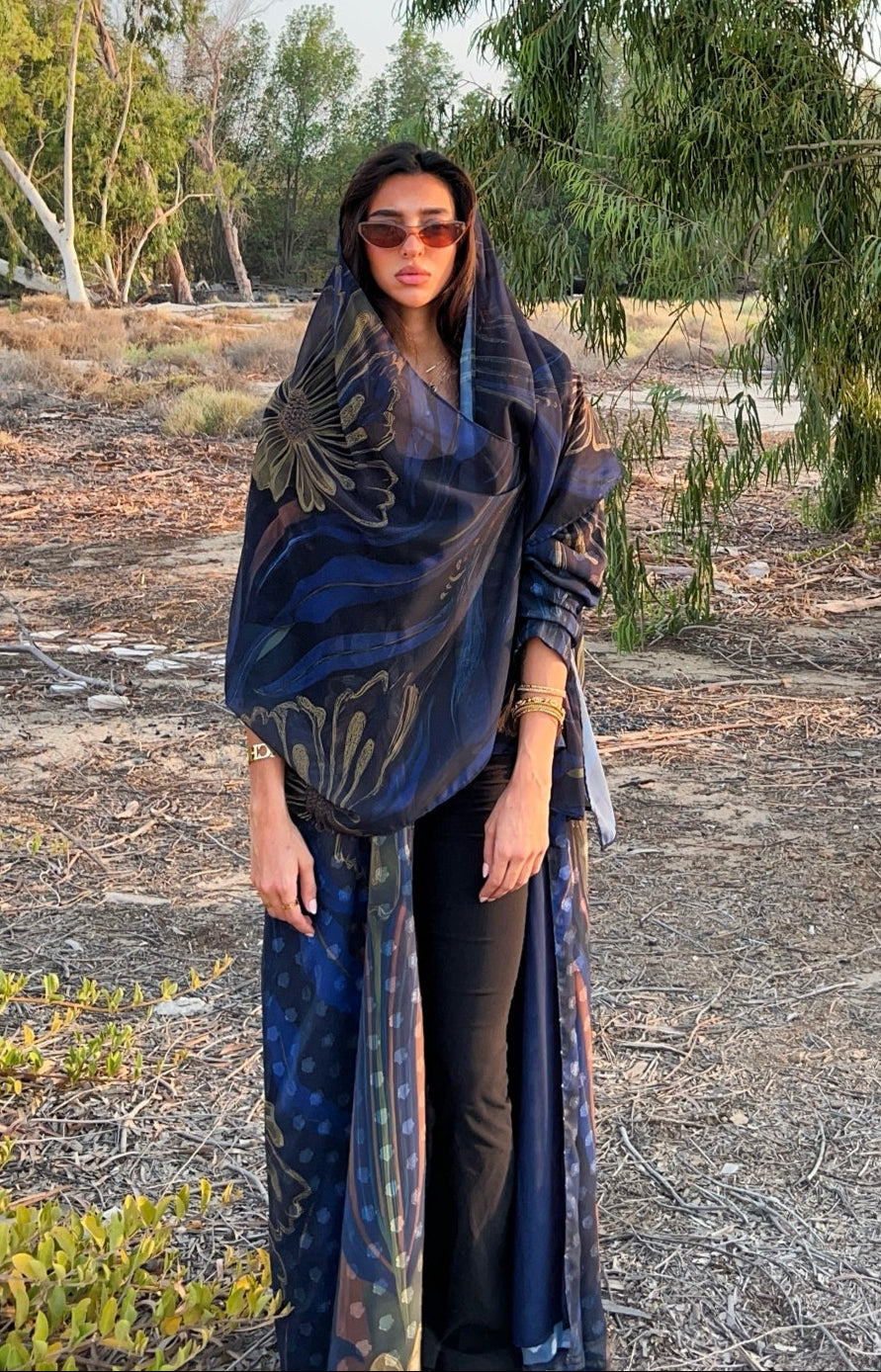 MW645 - Light Crepe Standing with Jacquard Half-Cloche