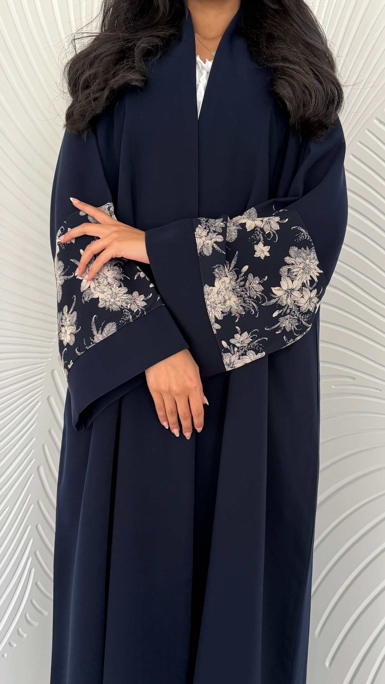 MWT5068 - إطلالة يومية عباية كحلي مع تدخيلات بلون يليق بكل وقت - Aya
