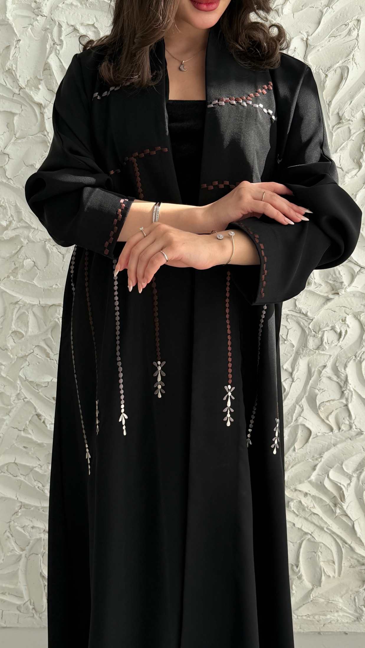 MWT1044 - عبايه اسود بتطريز - Aya