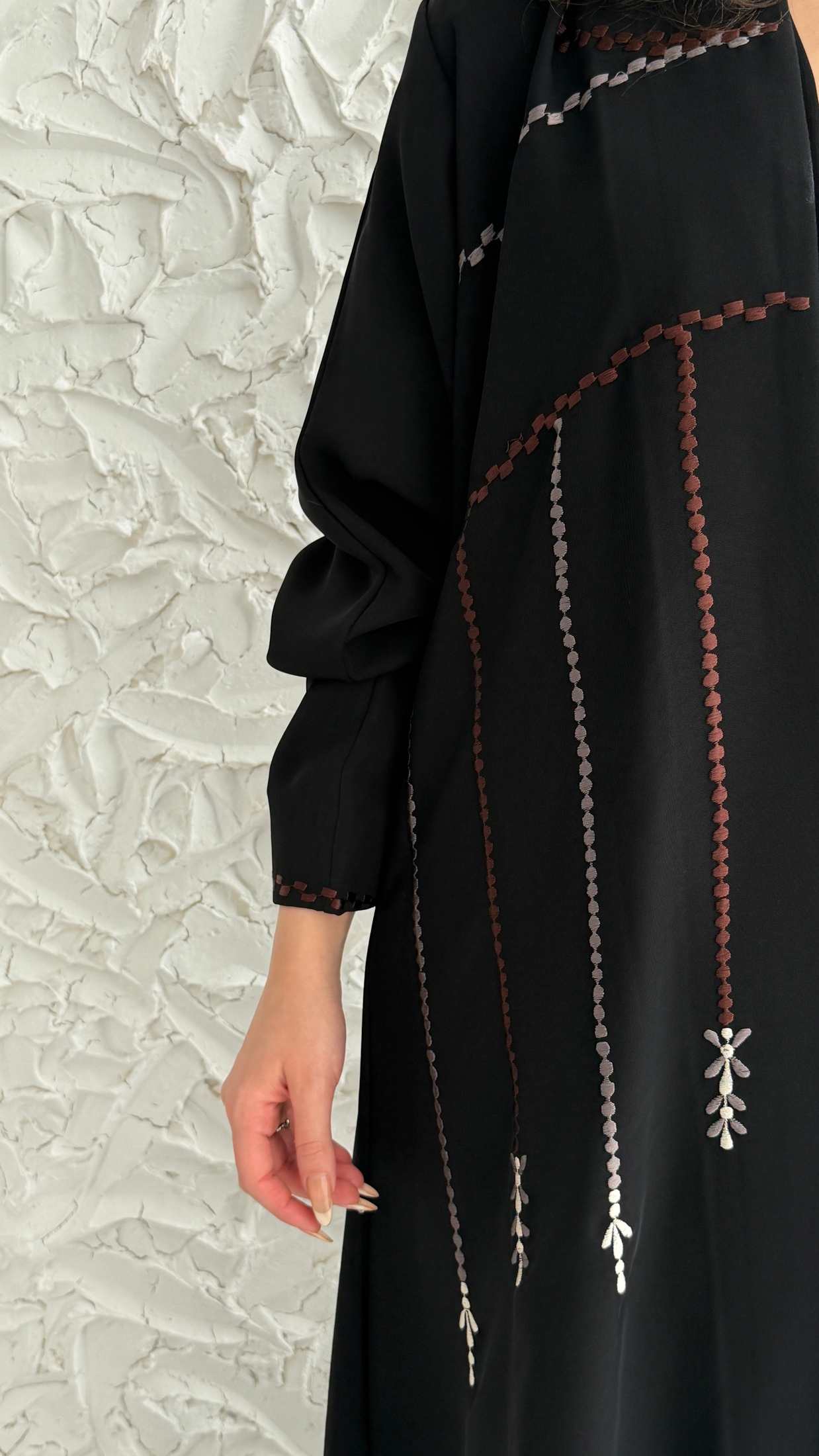 MWT1044 - عبايه اسود بتطريز - Aya