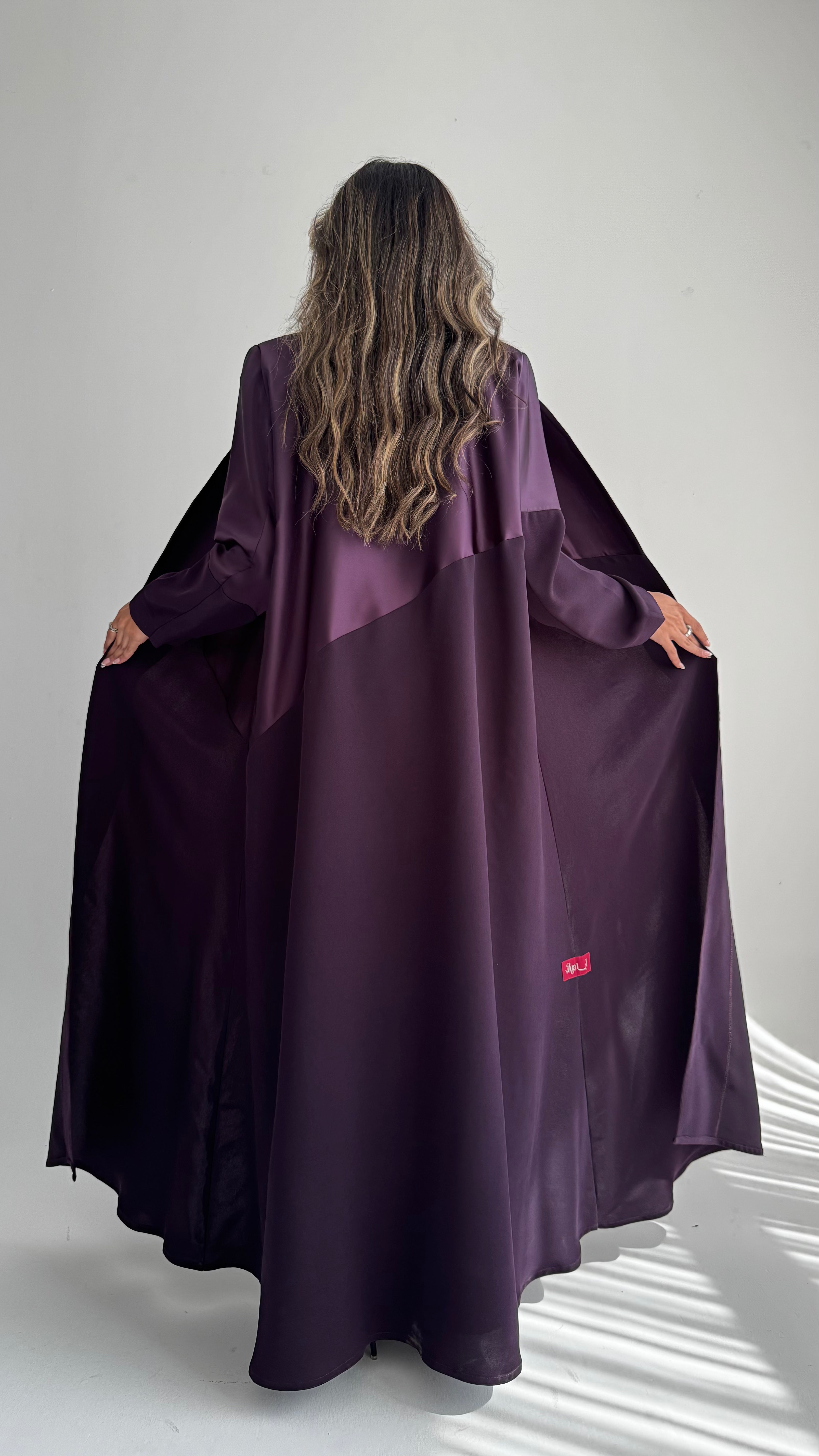 MWT693 - عباية موفي مع تدخيلة ساتان - Aya