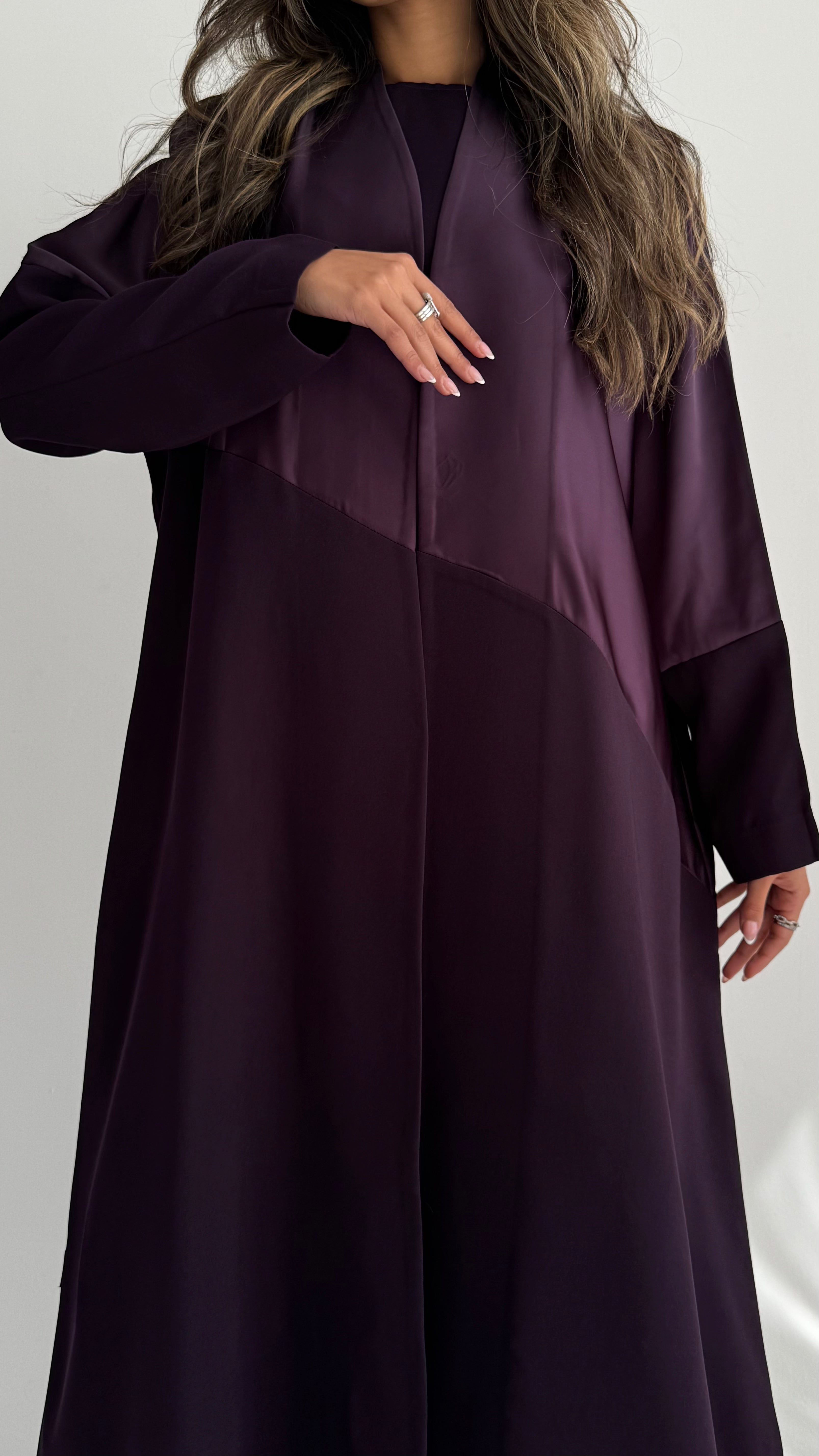 MWT693 - عباية موفي مع تدخيلة ساتان - Aya