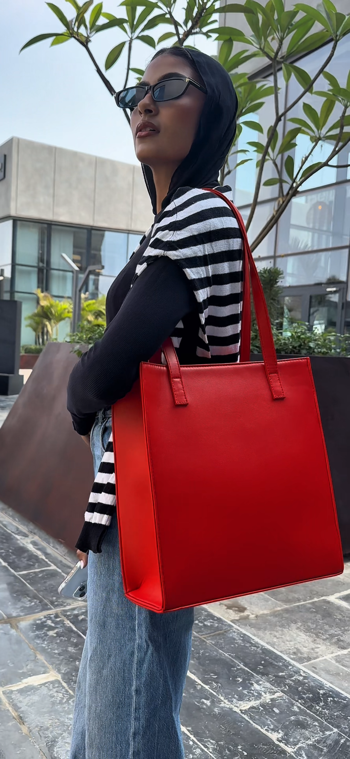 MWB1000 - حقيبة توت جلد باللون الأحمر - Aya