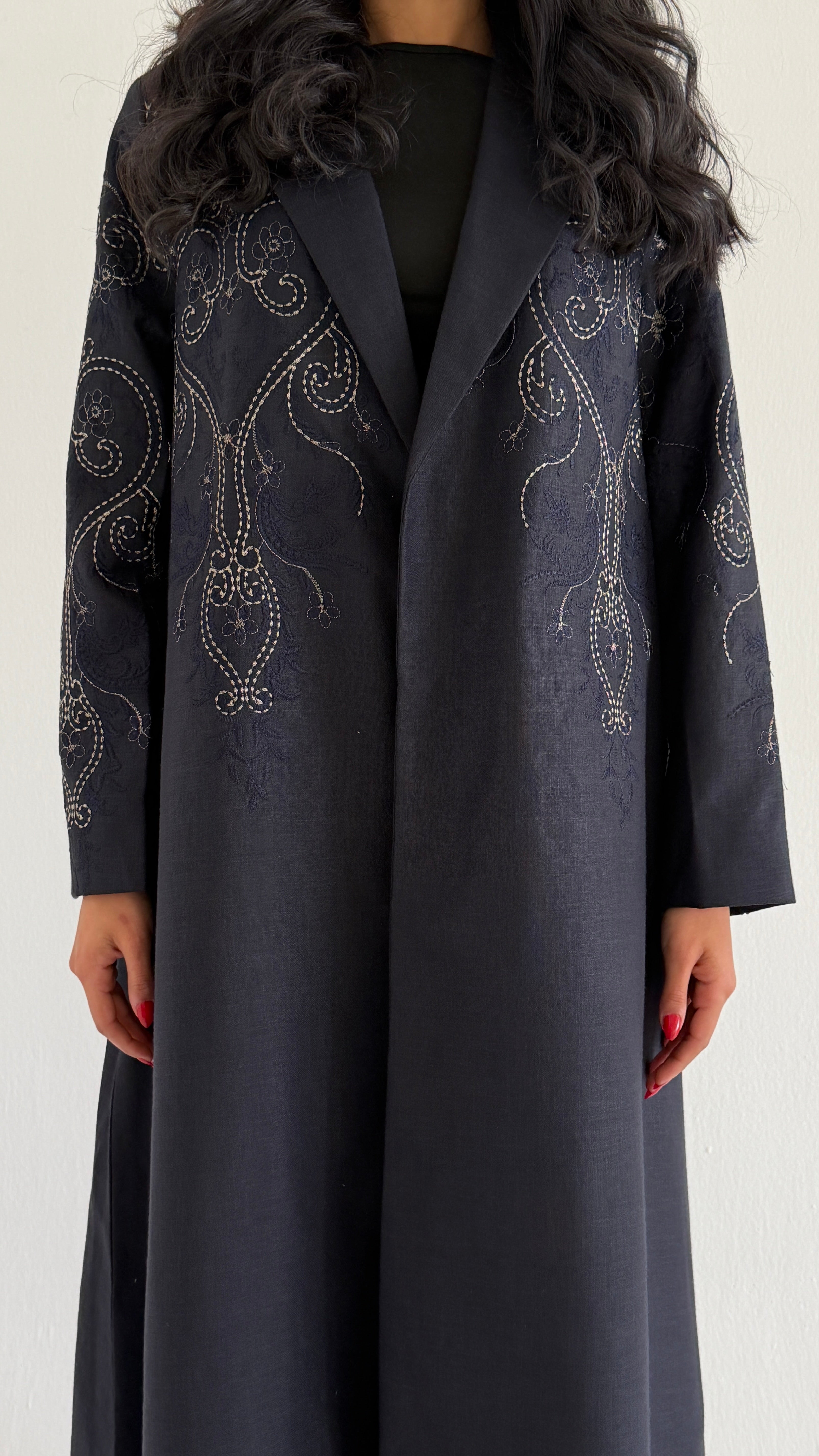 MW2038 - عباية بليزر مبطن مع اضافة تطريز - Aya