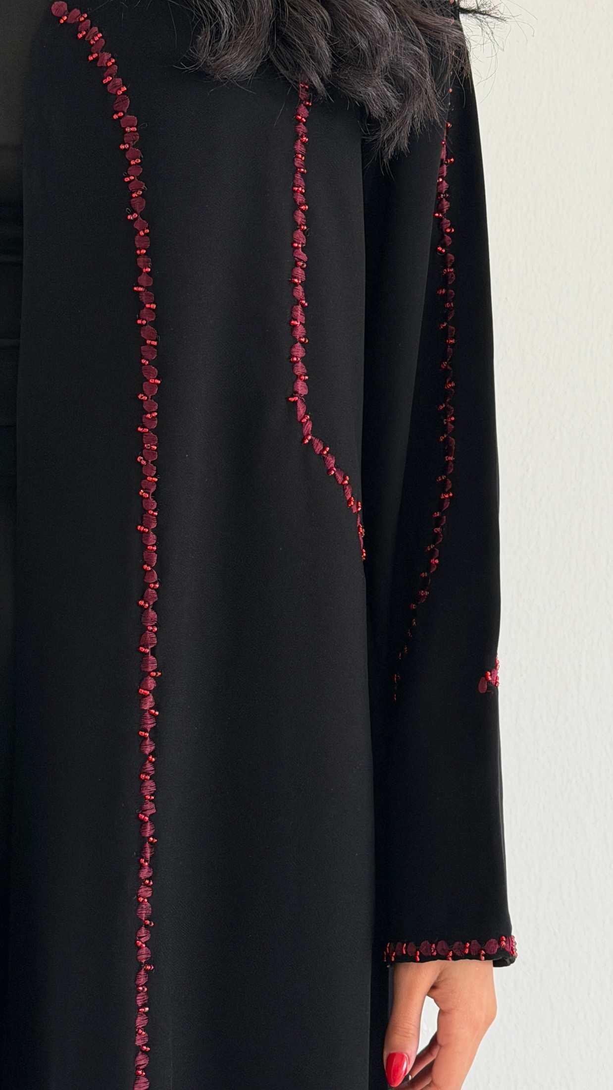 MW2046 - عبايه كريب مع اضافة تطريز شغل اليد - Aya