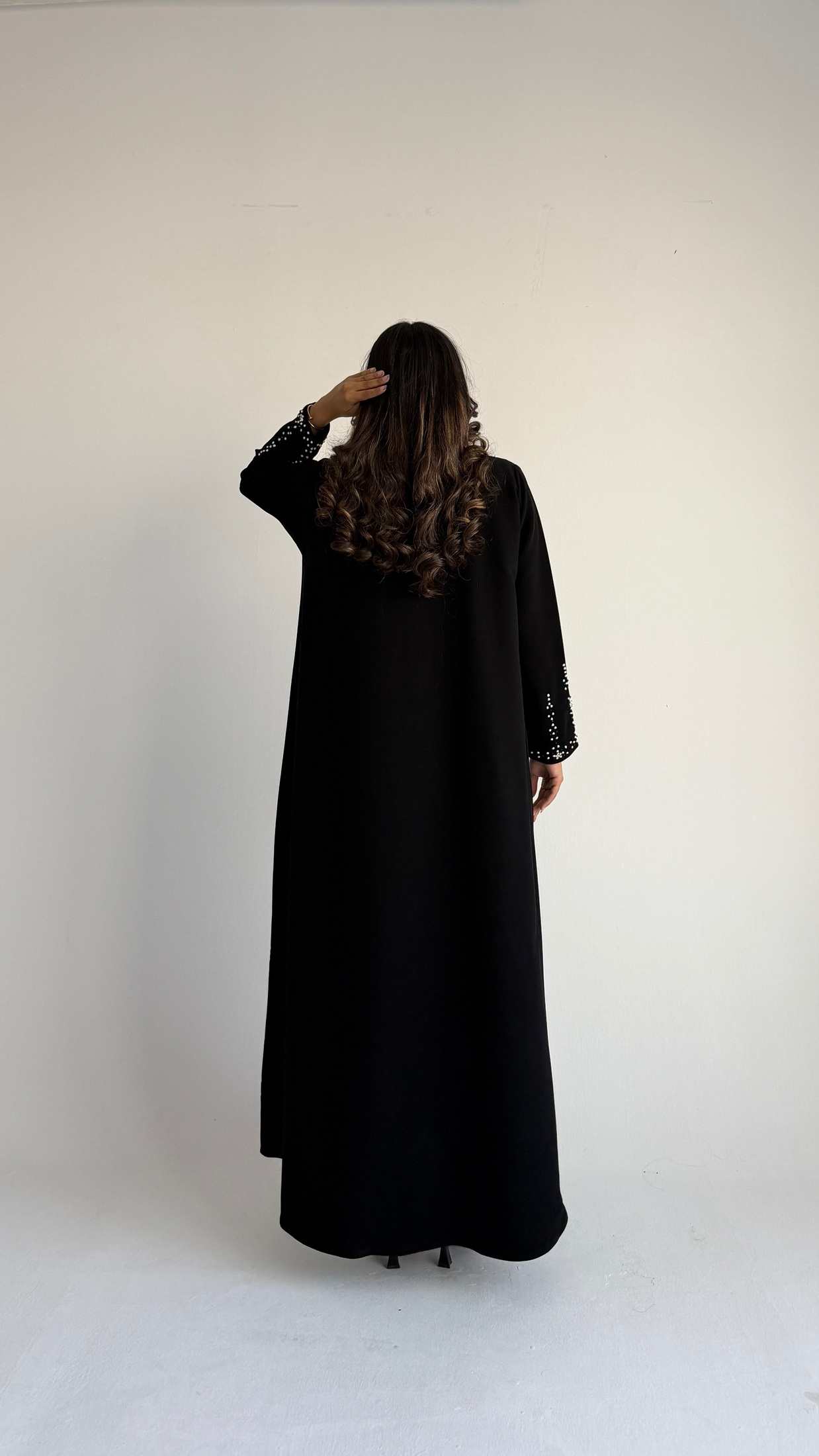 MWT1240 - عباية اسود بشك من الامام - Aya