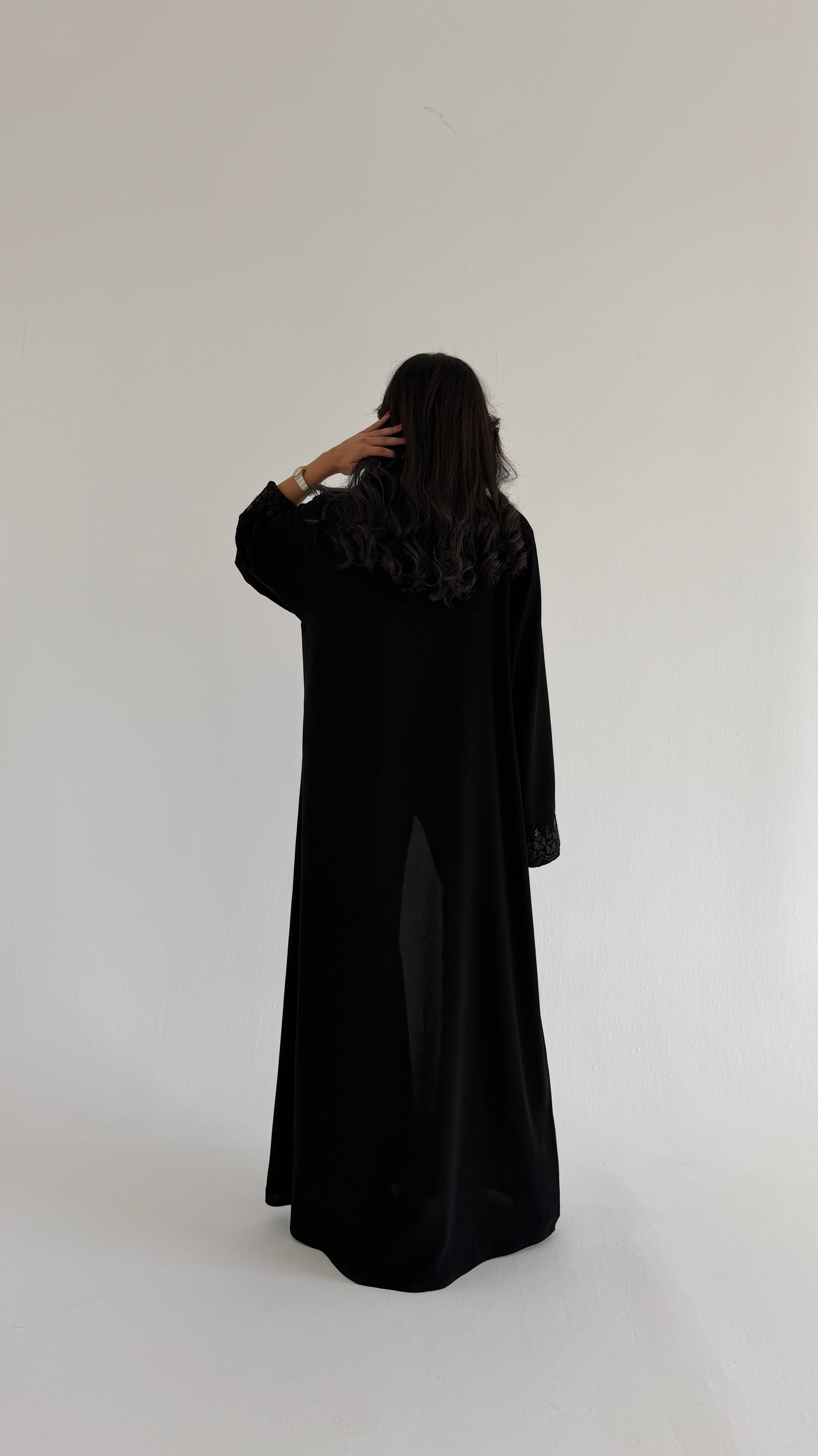 MW2044 - عباية قماش ملكي دبل كلوش مع اضافة شك يدوي - Aya