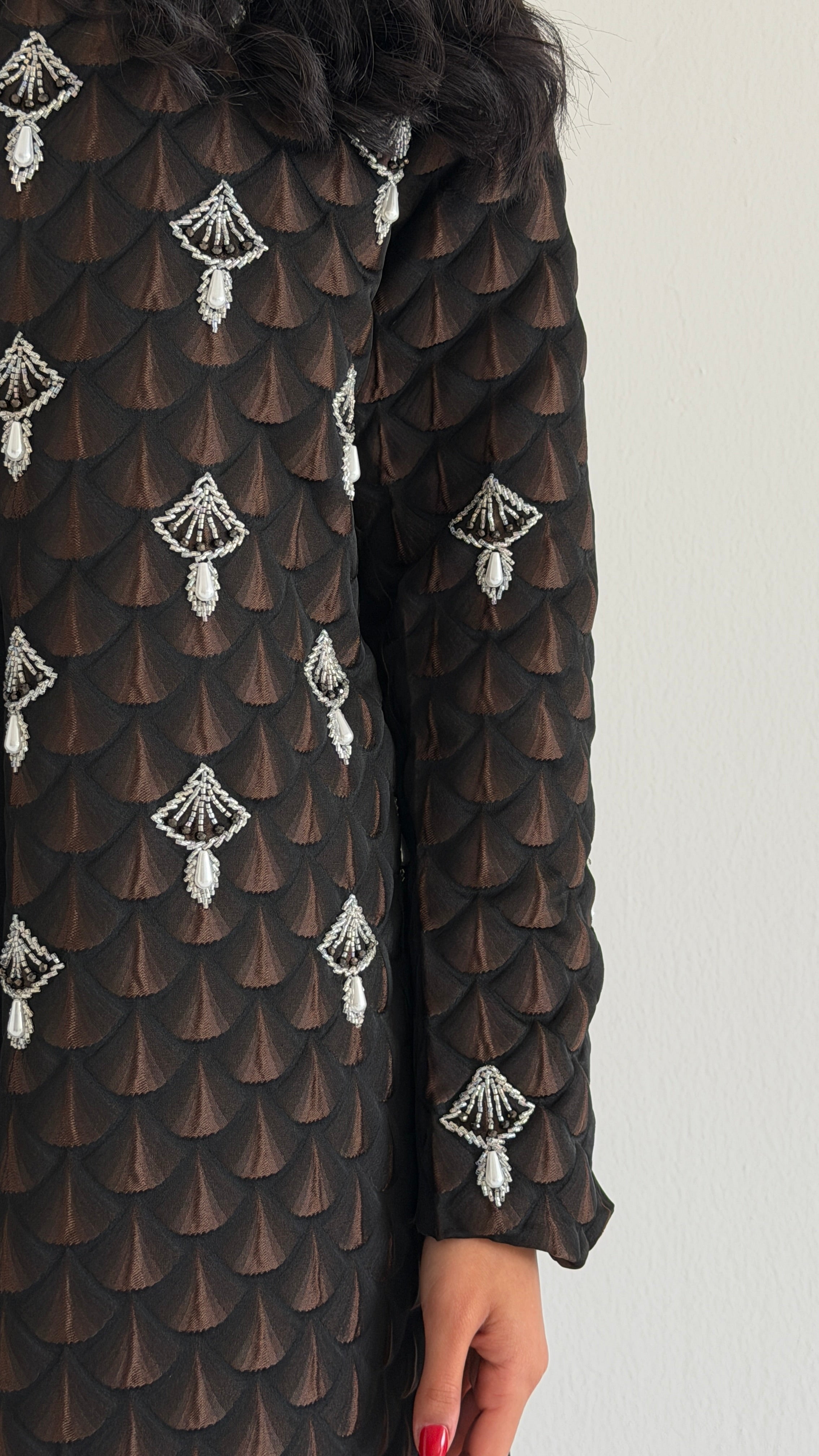 MW2050 - عباية بليزر جاكار هندي مع اضافه شغل يدوي - Aya