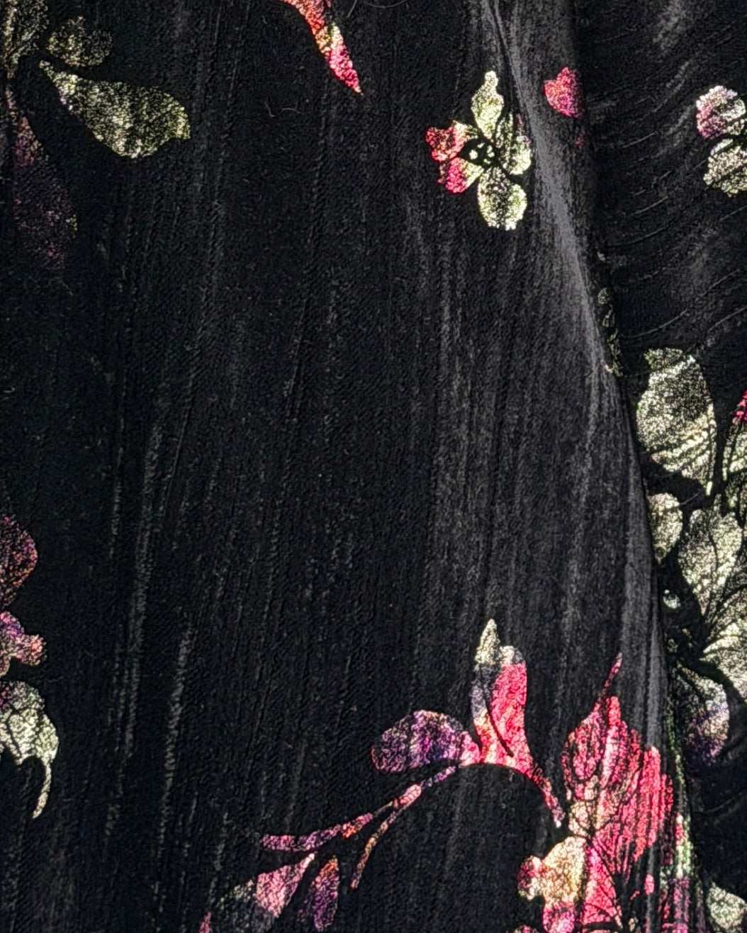 MWE104 عباية مخمل طباعة زهور - Aya