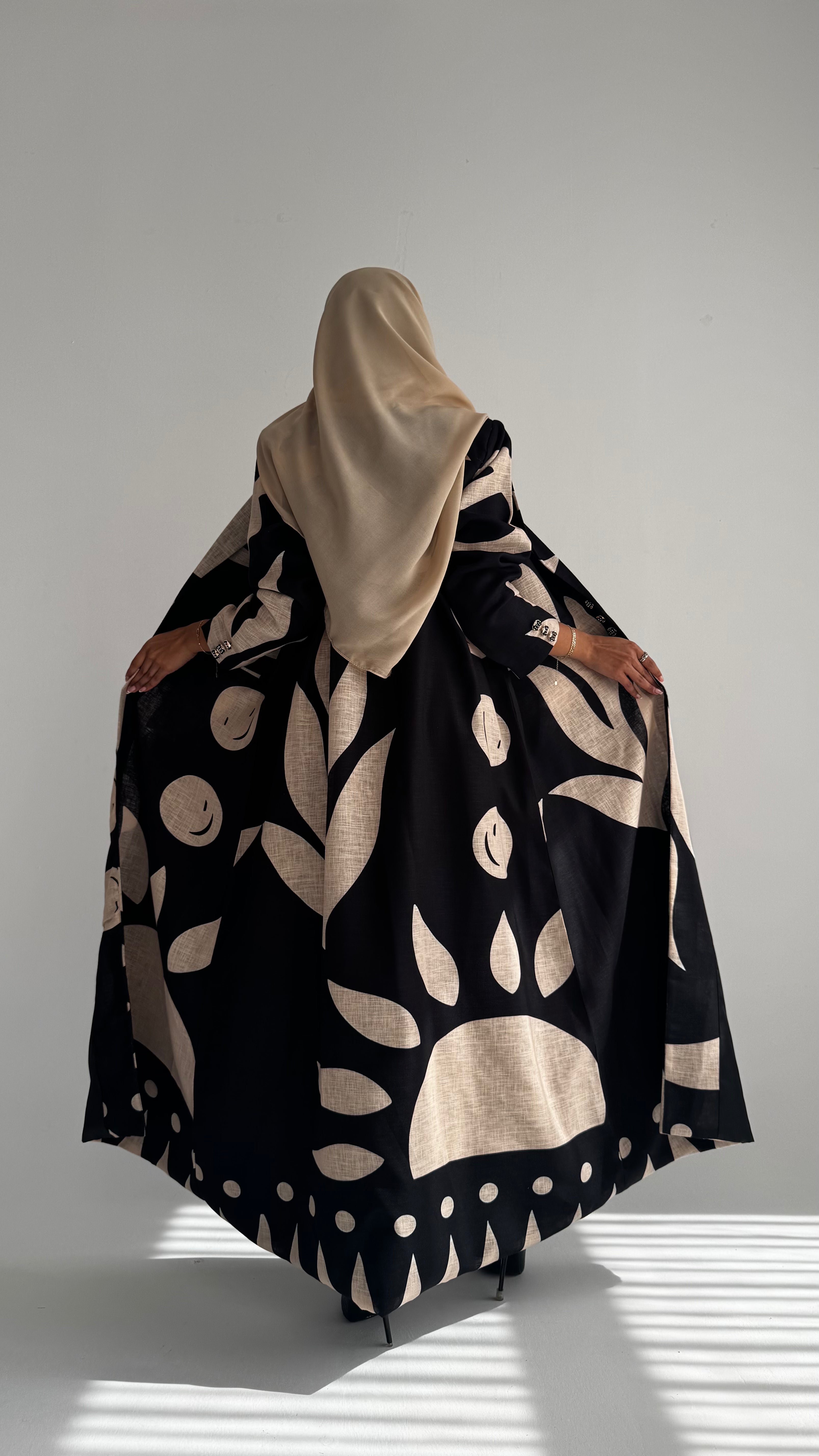 MWT837 - عباية بليزر طباعة | Printed Blazer Abaya - Aya