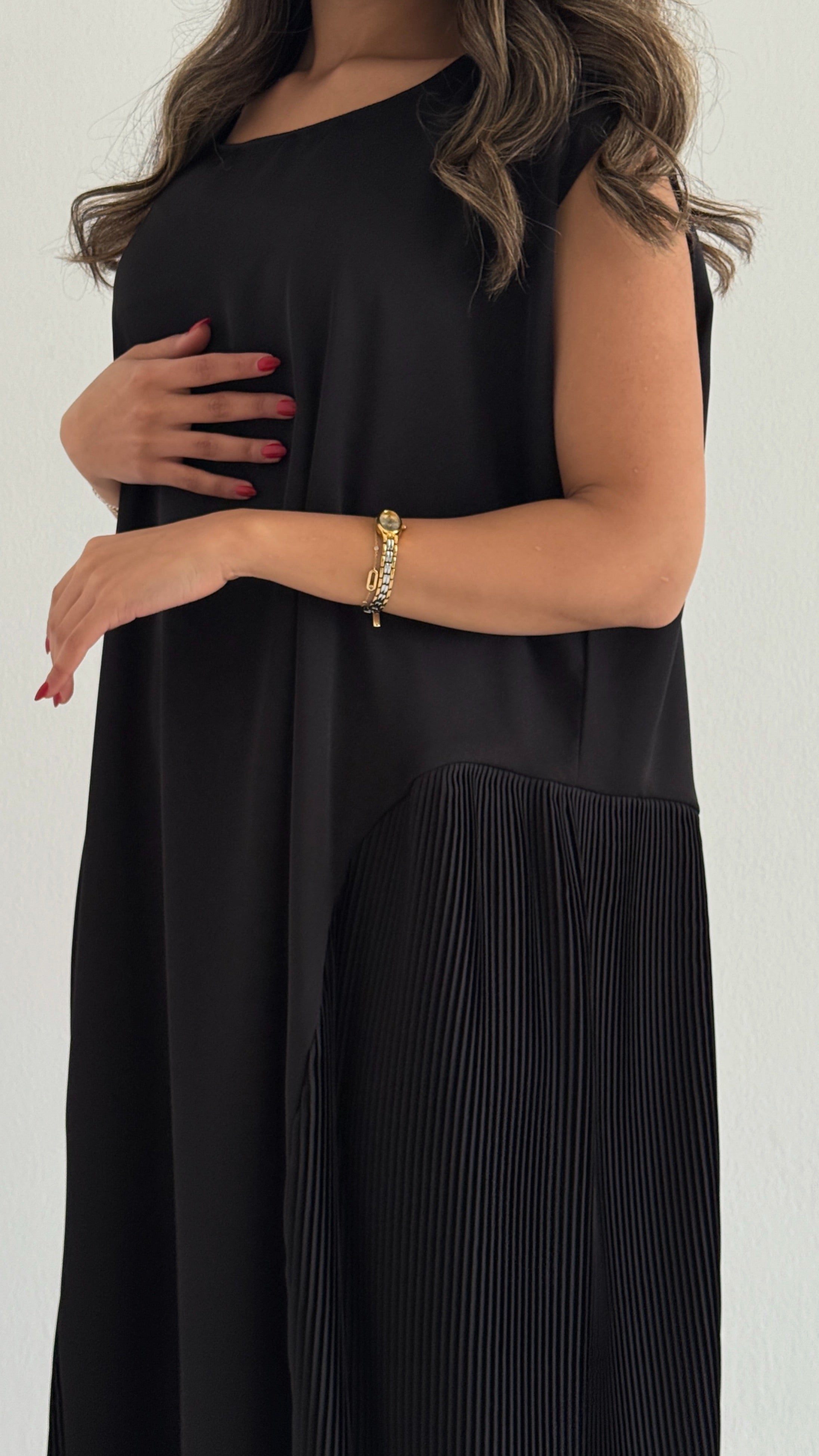 MW645 - Light Crepe Standing with Jacquard Half-Cloche