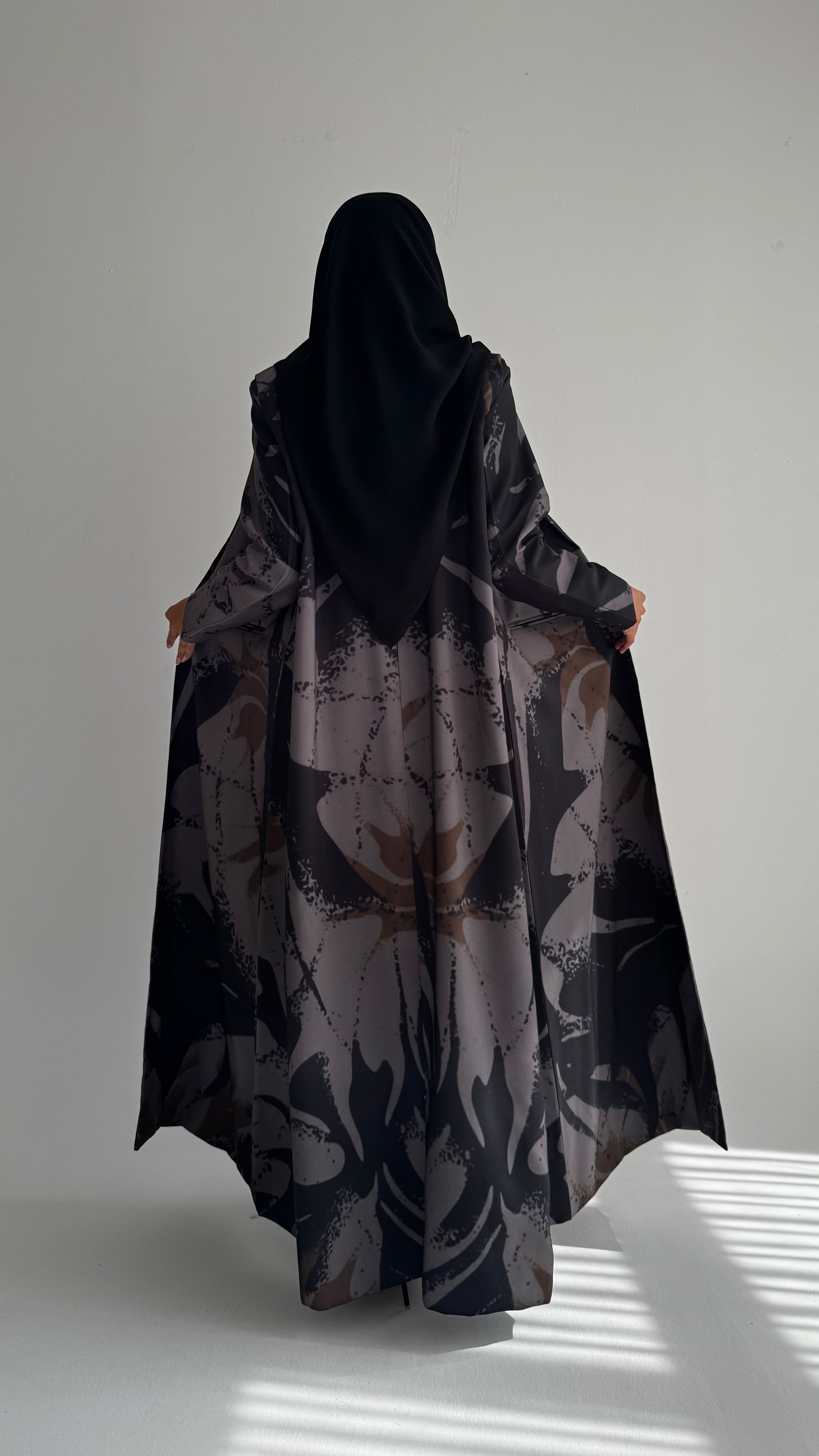 MWT841 - عباية بليزر طباعة | Printed Blazer Abaya - Aya