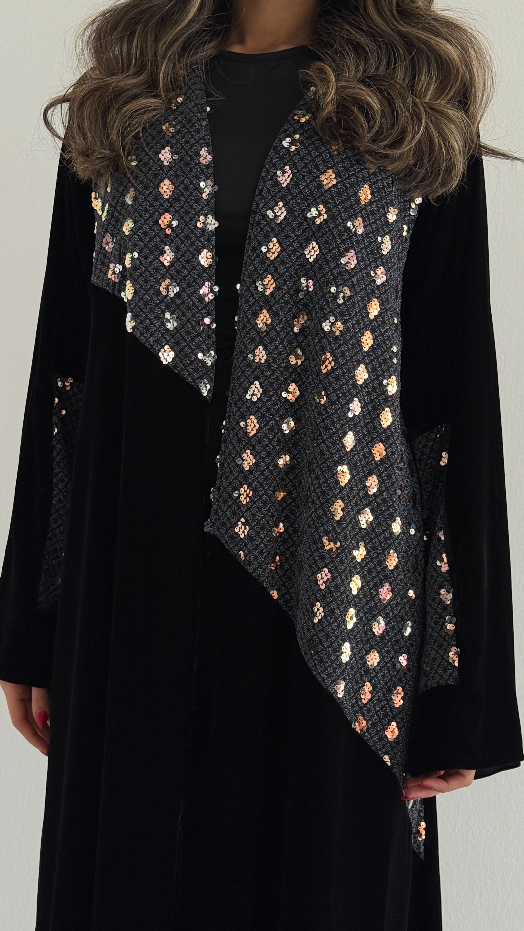 MW645 - Light Crepe Standing with Jacquard Half-Cloche