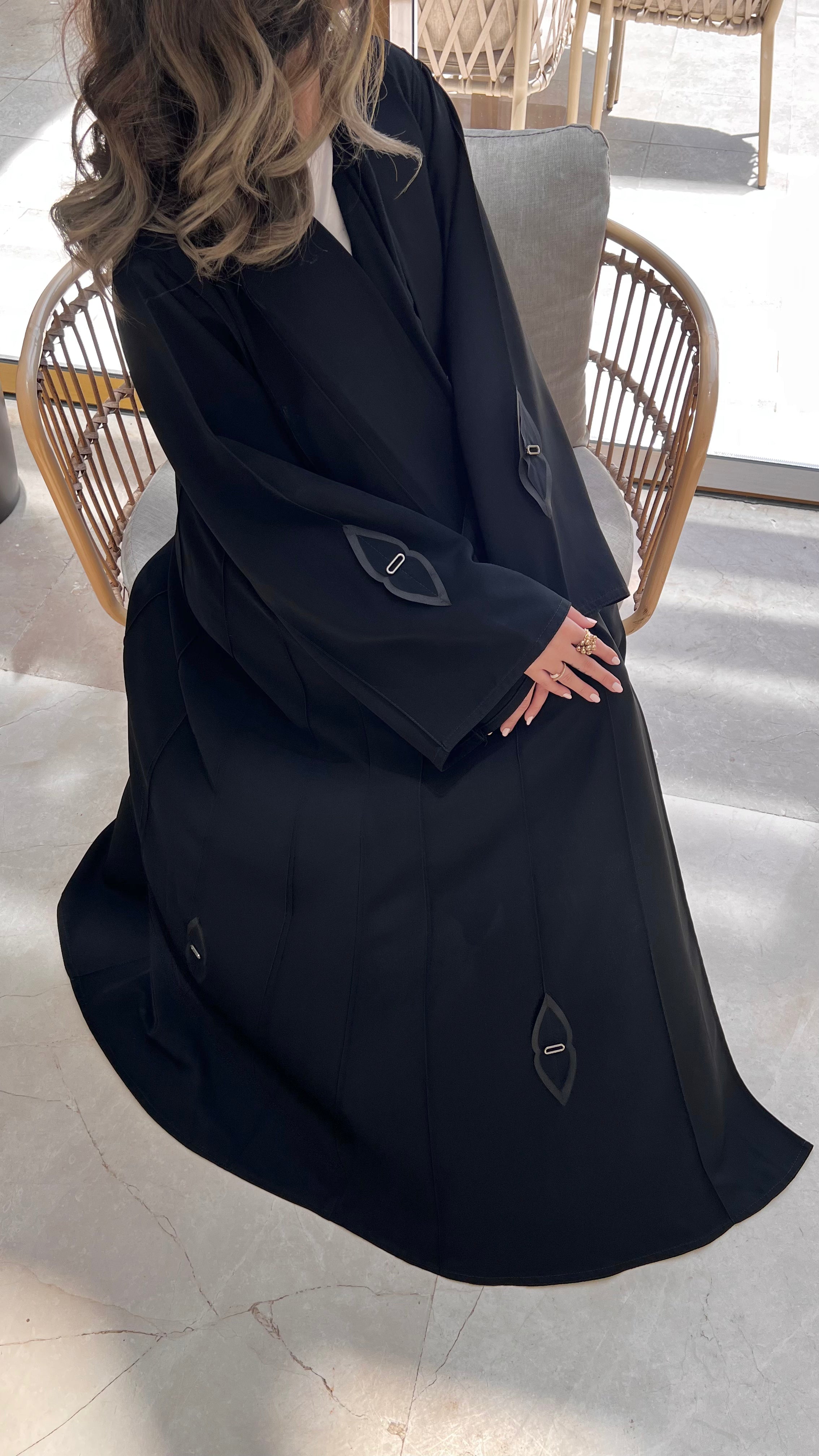 MW645 - Light Crepe Standing with Jacquard Half-Cloche